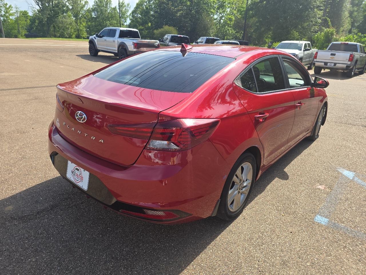 Hyundai Elantra  2019