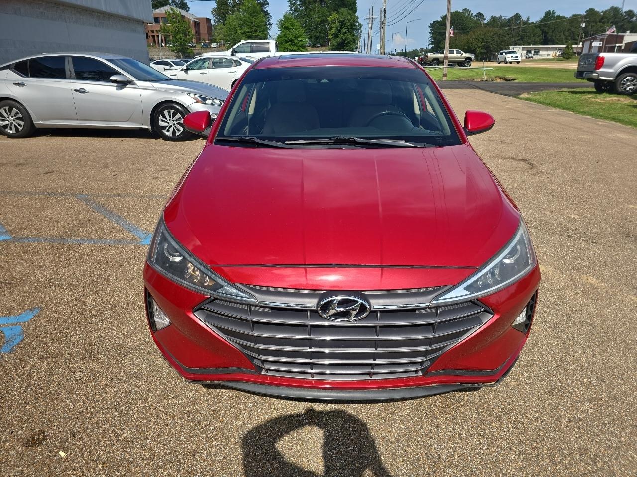 Hyundai Elantra  2019