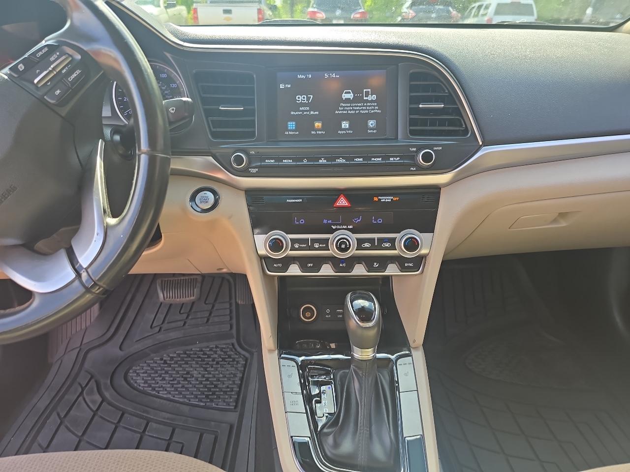 Hyundai Elantra  2019