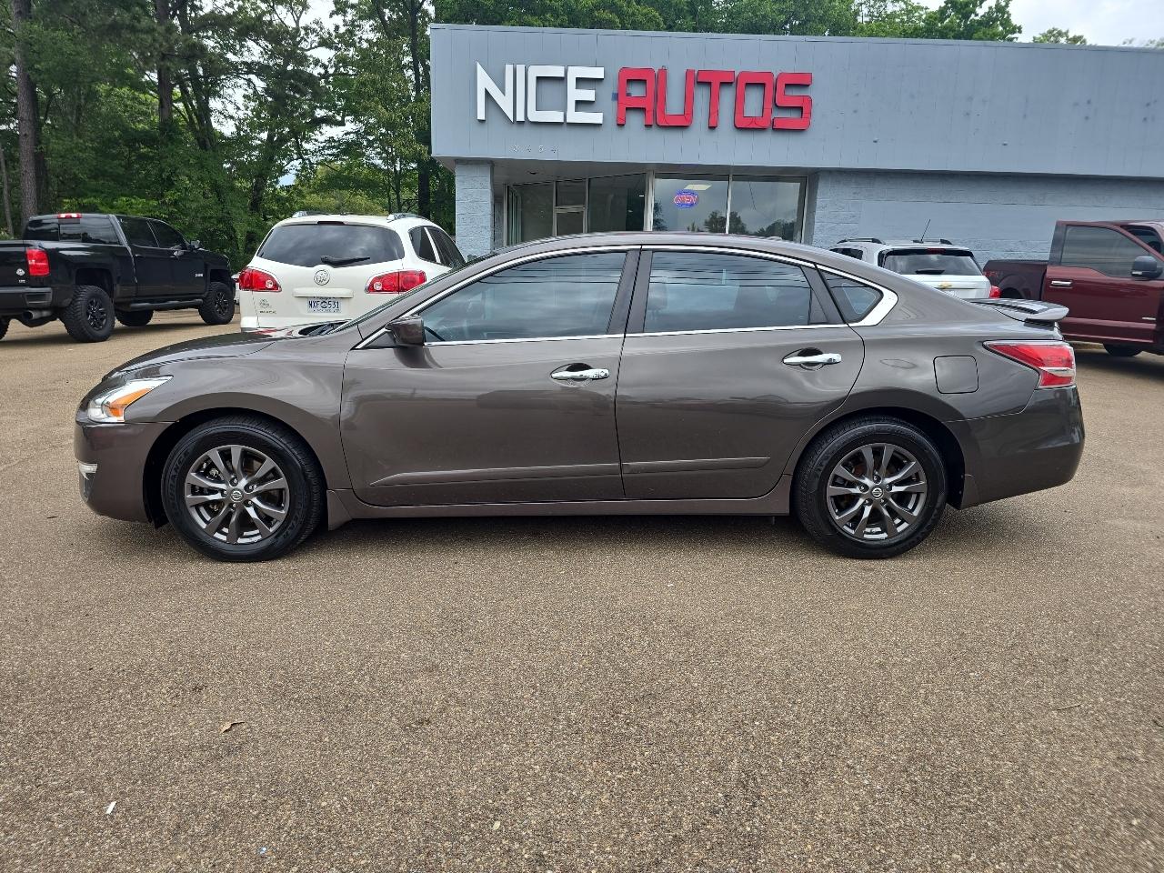 Nissan Altima  2015