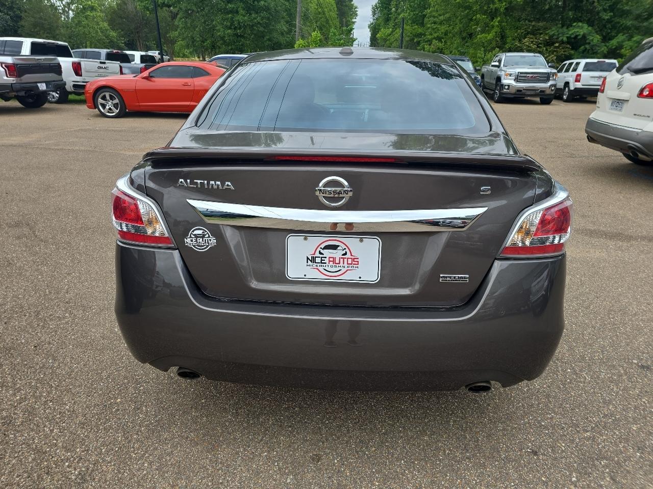 Nissan Altima  2015