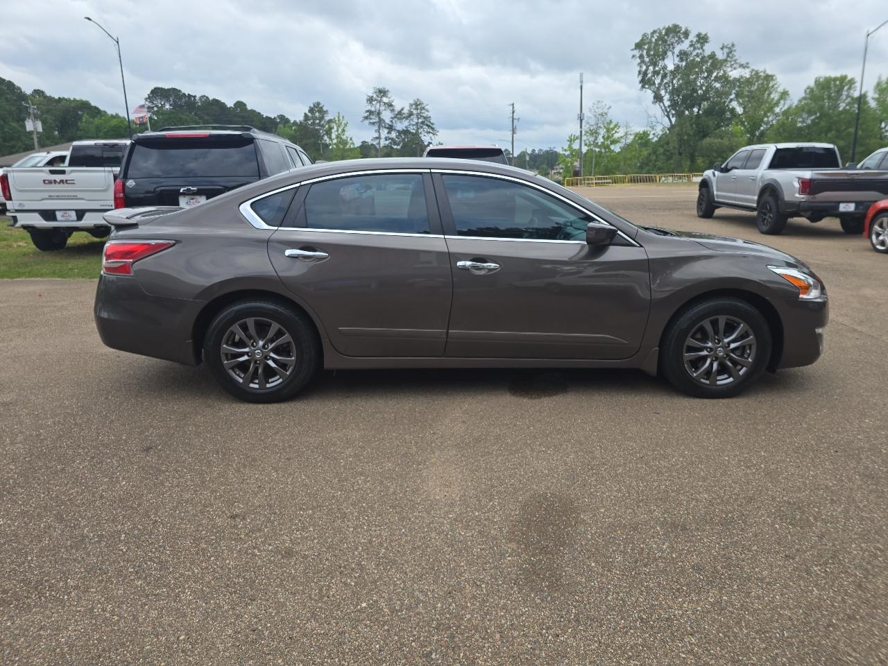 Nissan Altima  2015