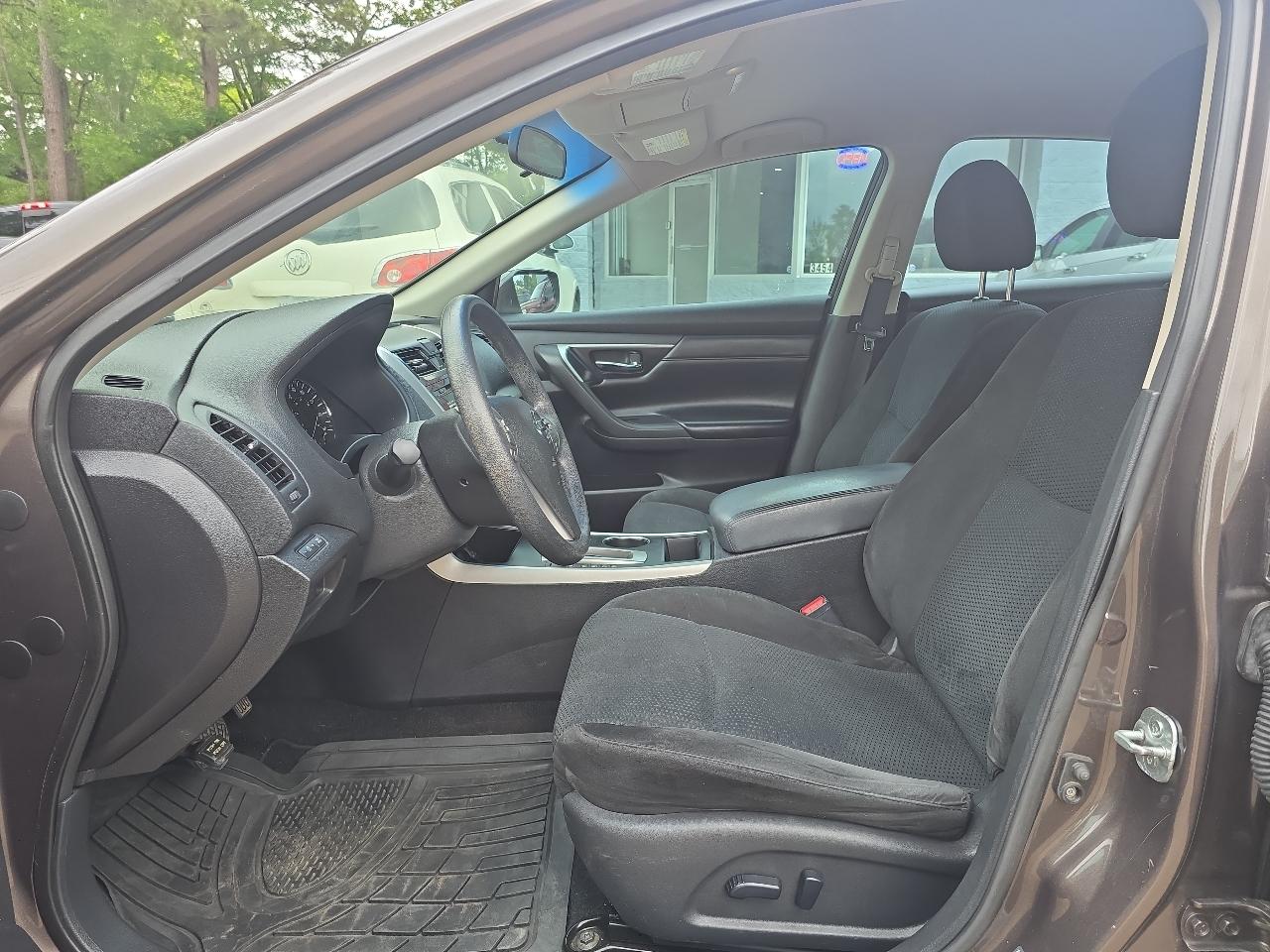 Nissan Altima  2015