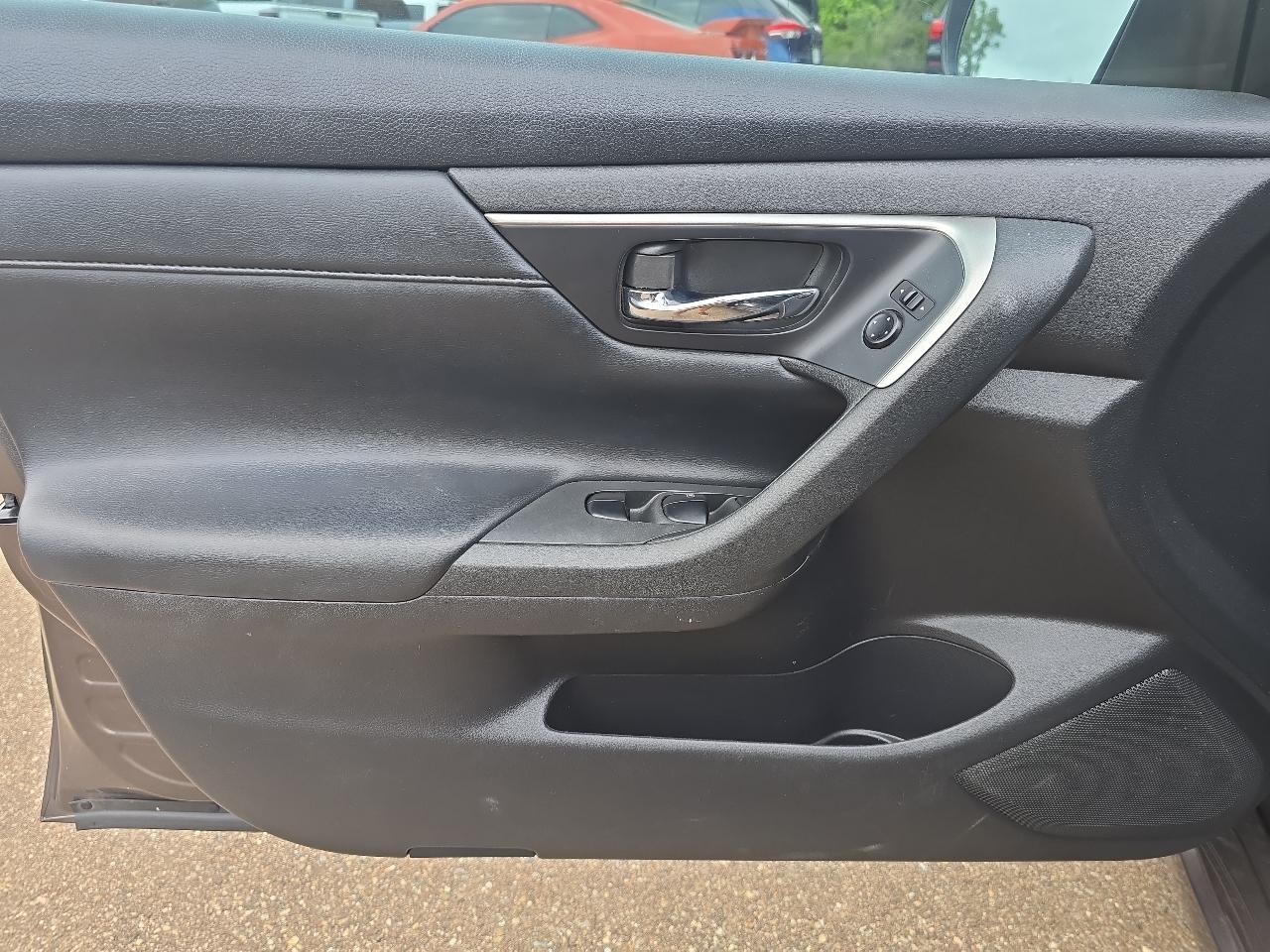 Nissan Altima  2015