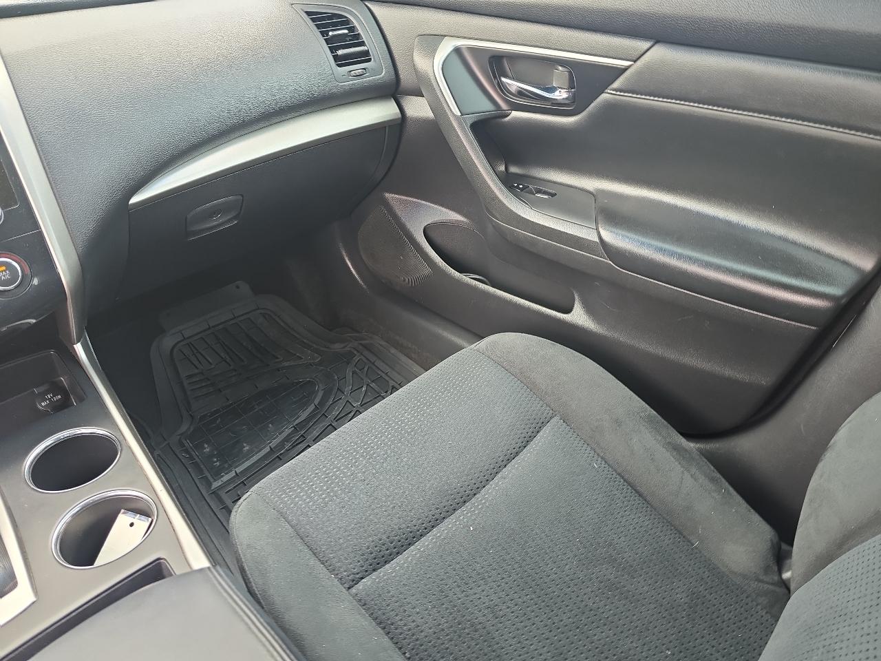Nissan Altima  2015