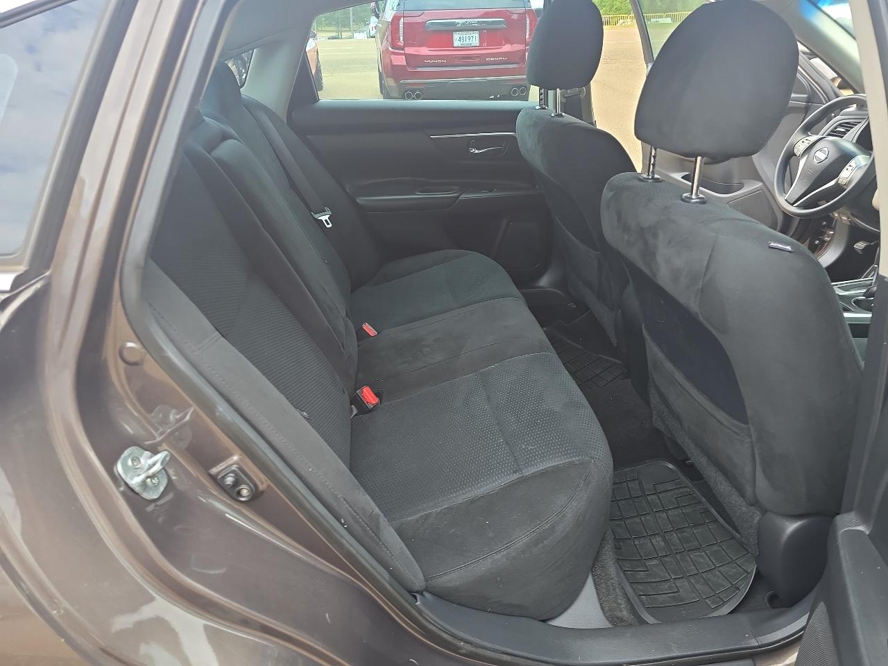 Nissan Altima  2015
