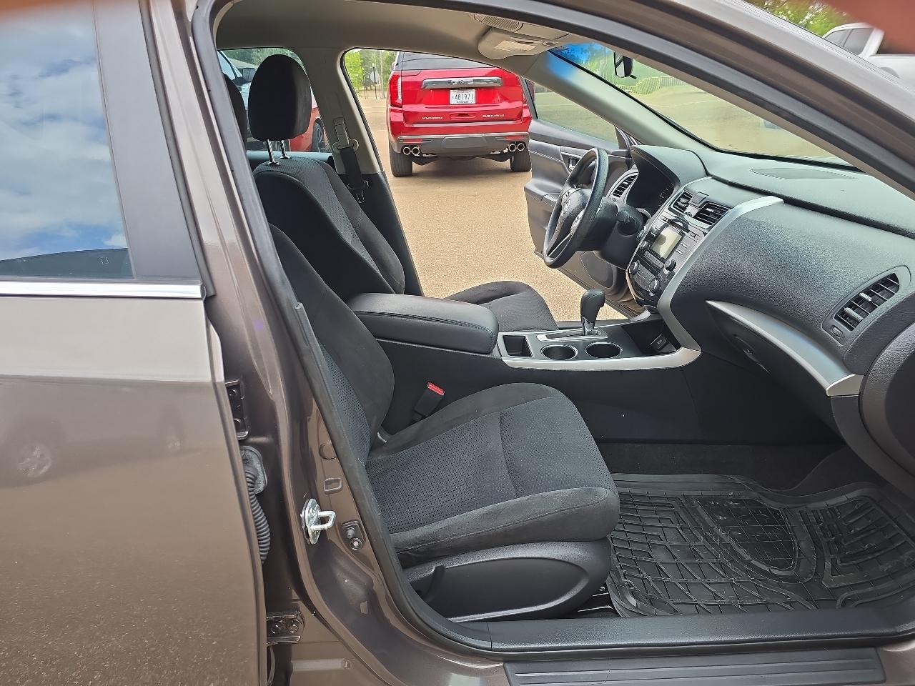 Nissan Altima  2015