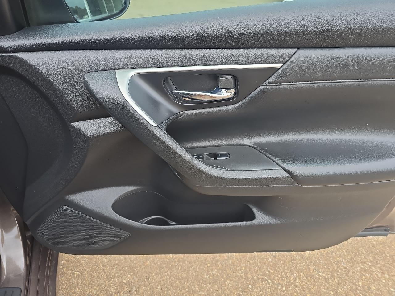 Nissan Altima  2015