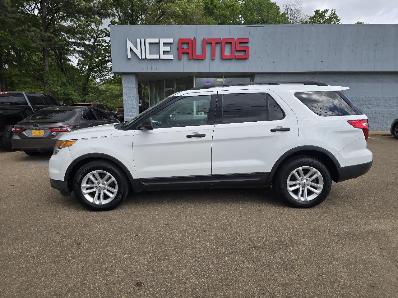 View vehicle photo 2