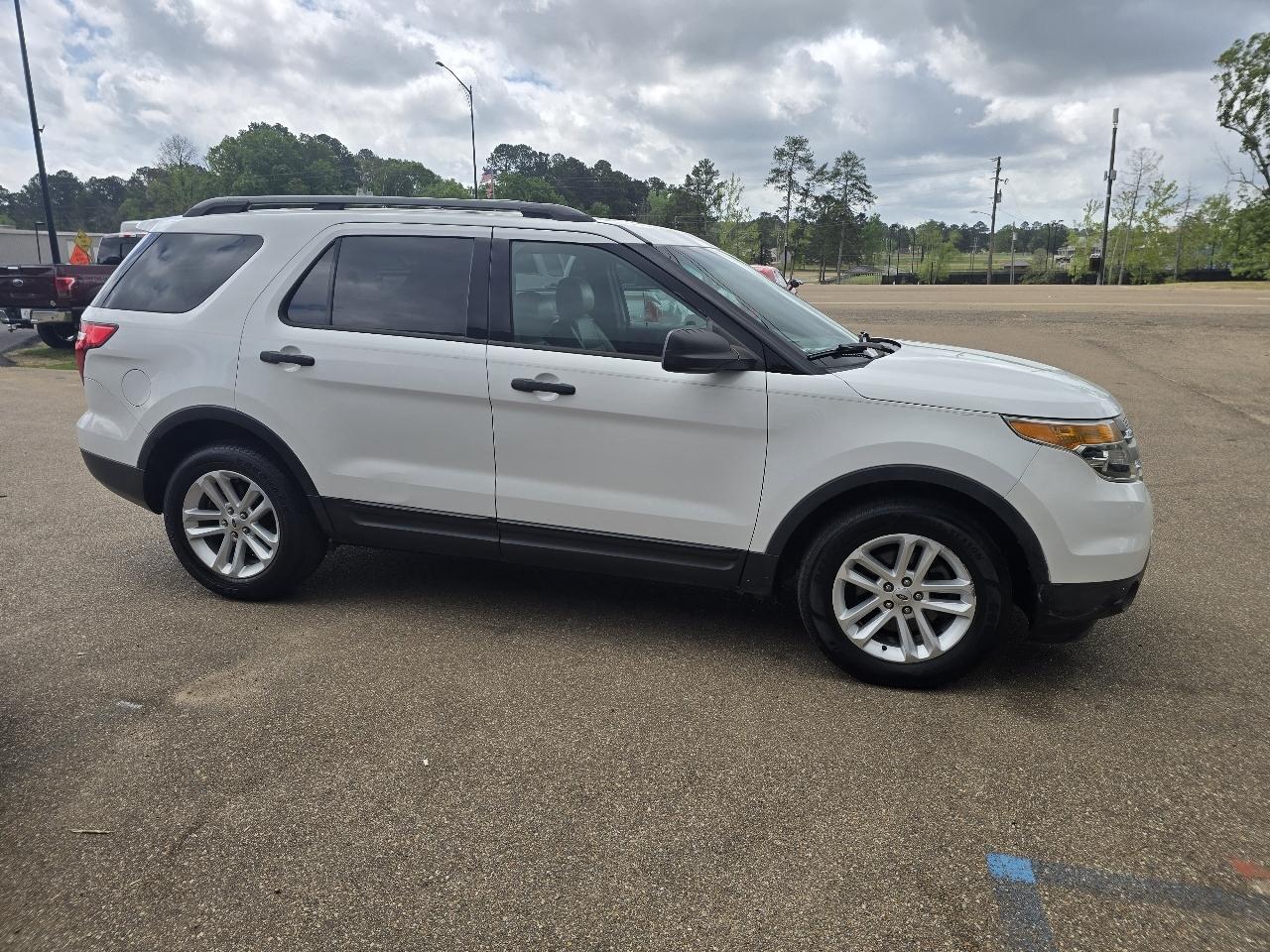 View vehicle photo 6