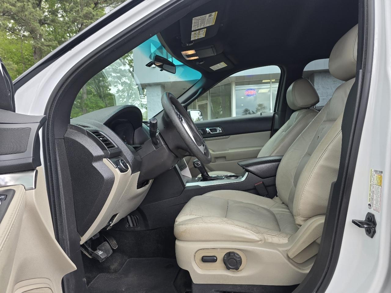 Ford Explorer 4dr 114" WB 4.0L XLT 2015