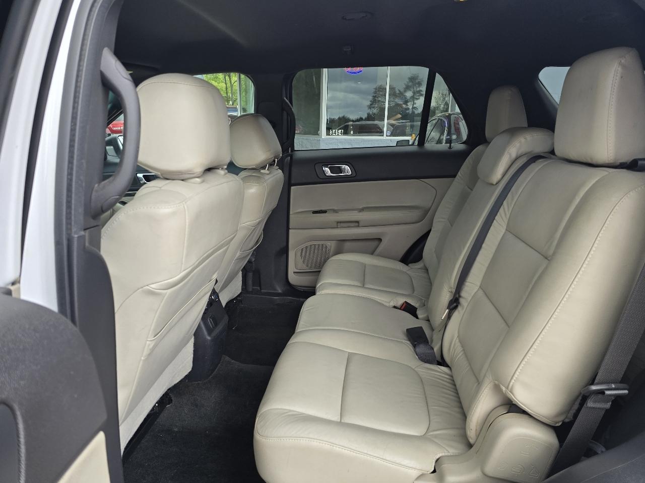 Ford Explorer 4dr 114" WB 4.0L XLT 2015