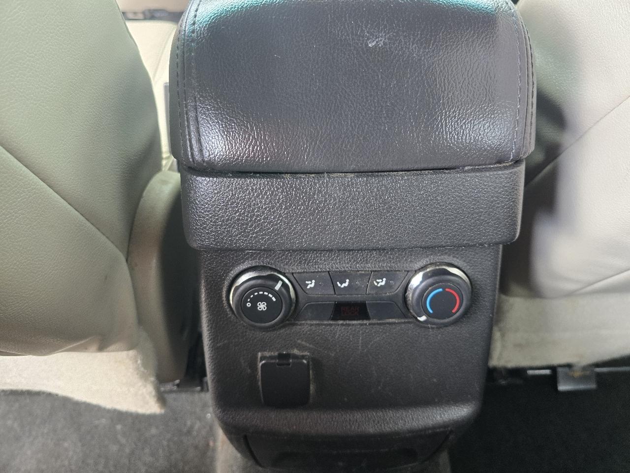 Ford Explorer 4dr 114" WB 4.0L XLT 2015