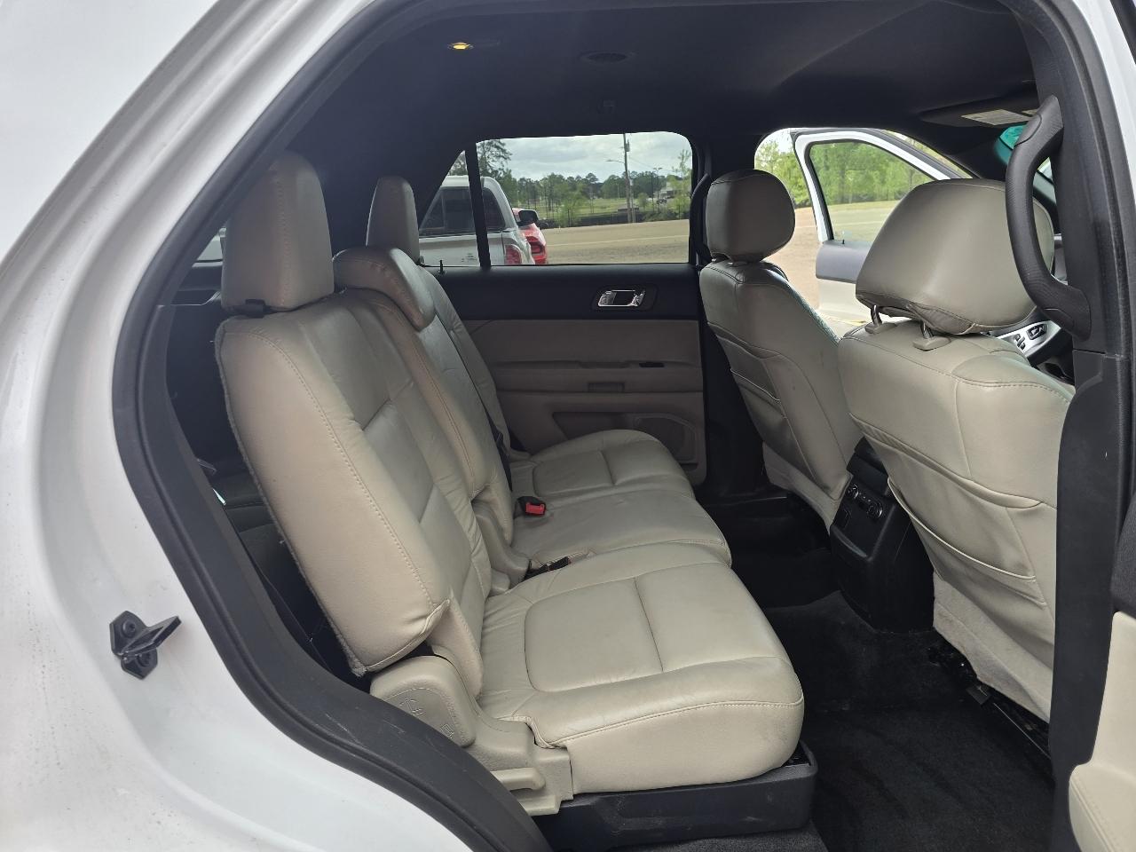 Ford Explorer 4dr 114" WB 4.0L XLT 2015