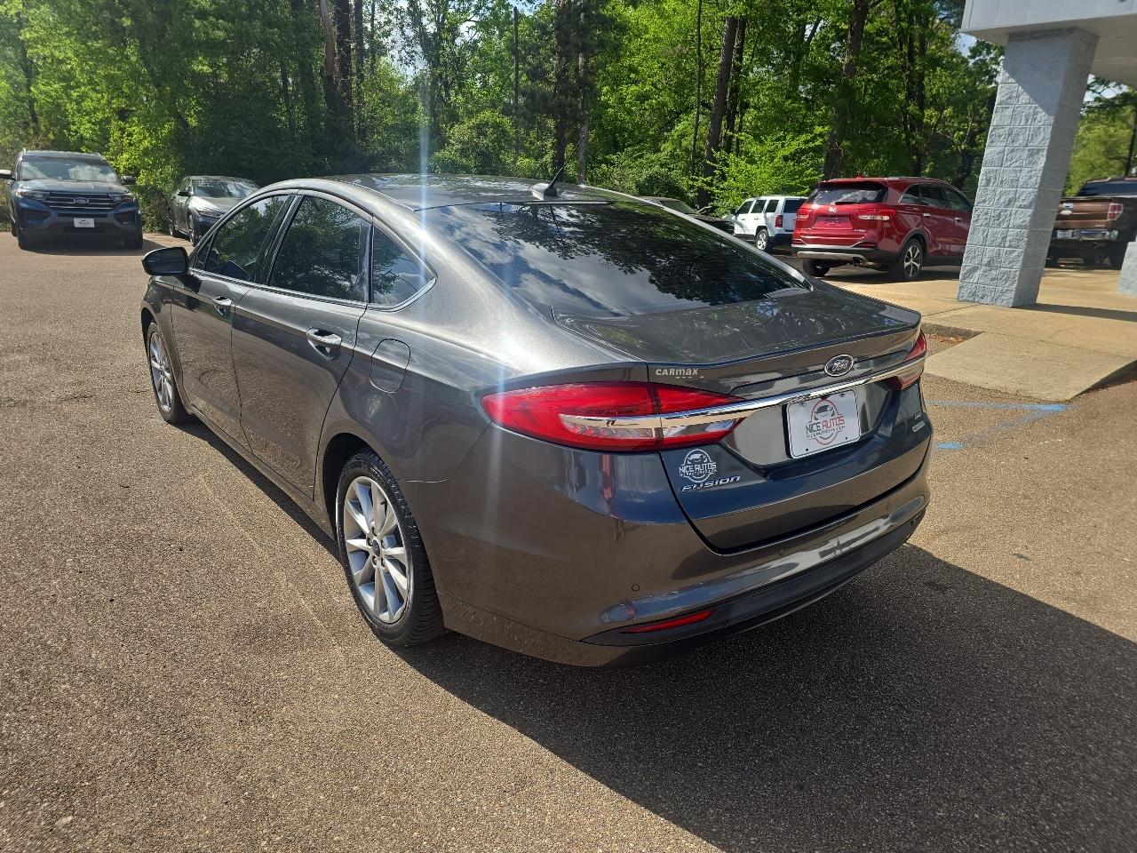 View vehicle photo 3