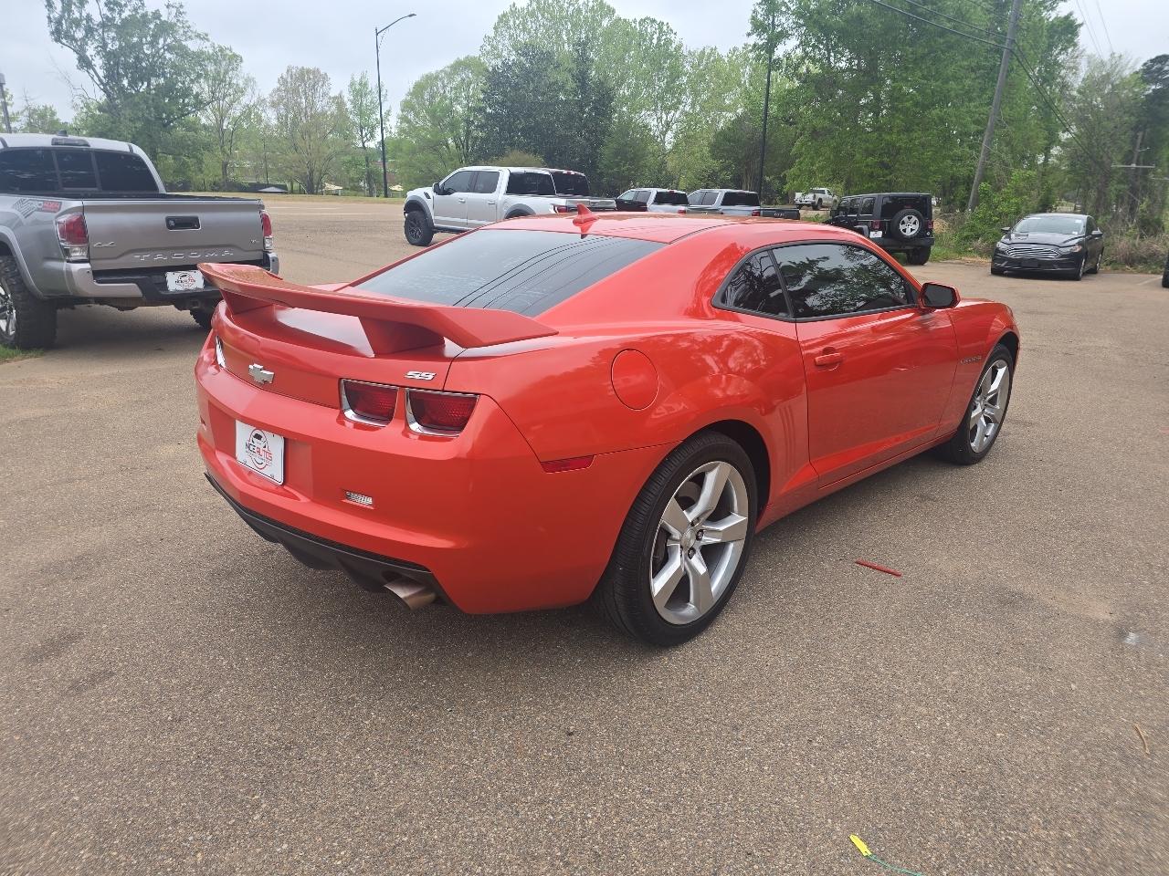 View vehicle photo 5