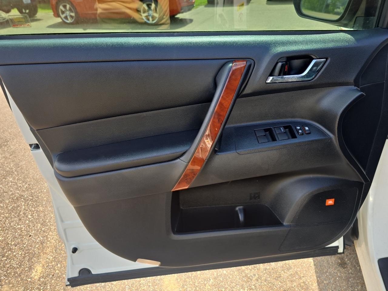 Toyota Highlander  2013