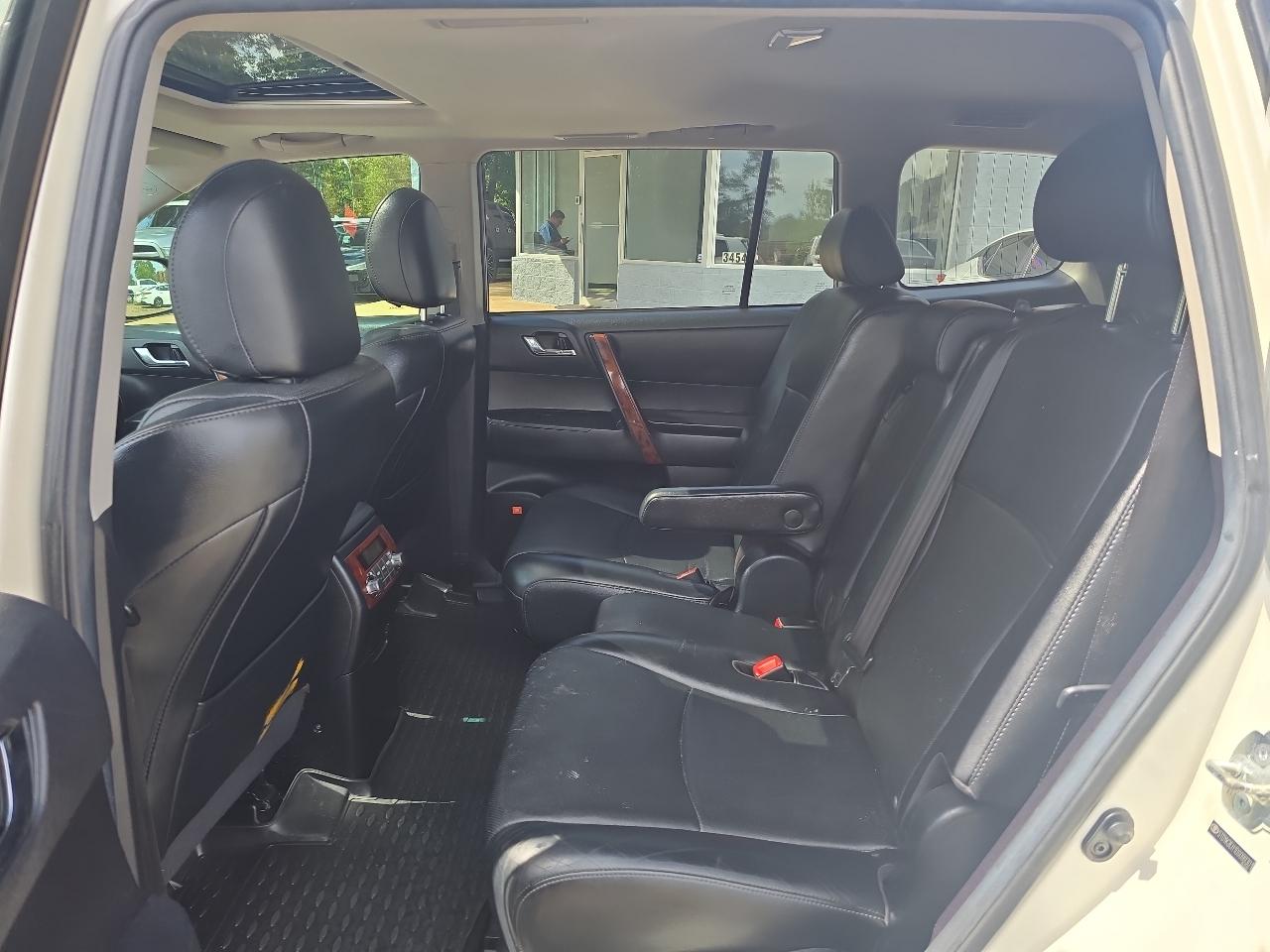 Toyota Highlander  2013