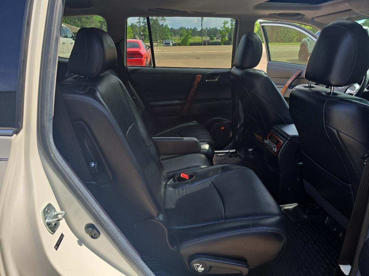 Toyota Highlander  2013
