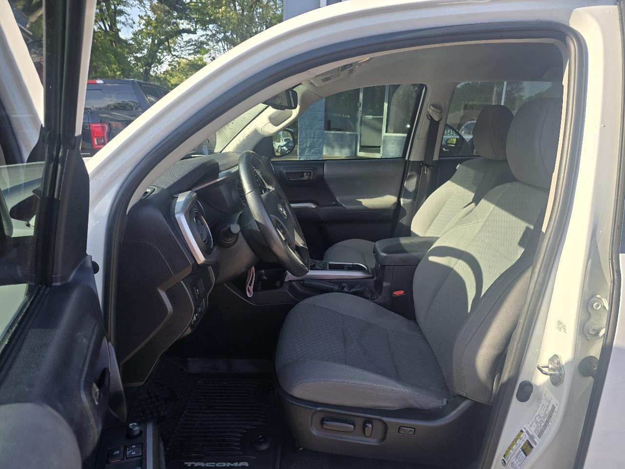 Toyota Tacoma 2WD Double Cab V6 AT SR5 (Natl) 2020