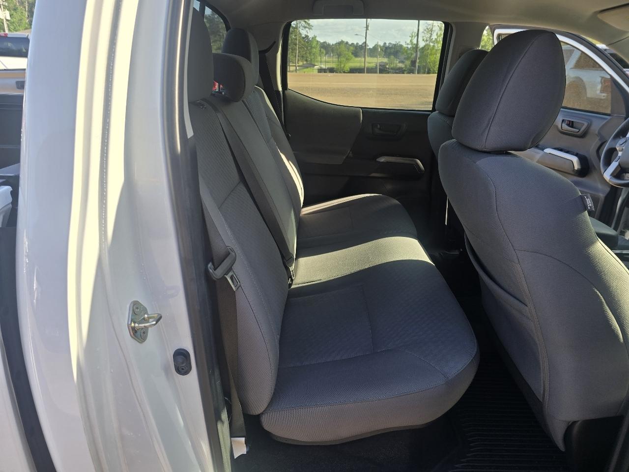 Toyota Tacoma 2WD Double Cab V6 AT SR5 (Natl) 2020