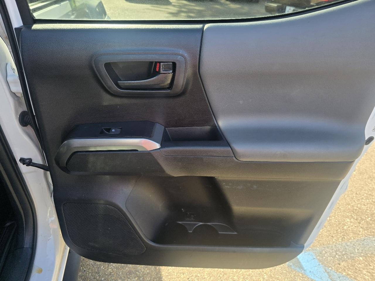 Toyota Tacoma 2WD Double Cab V6 AT SR5 (Natl) 2020