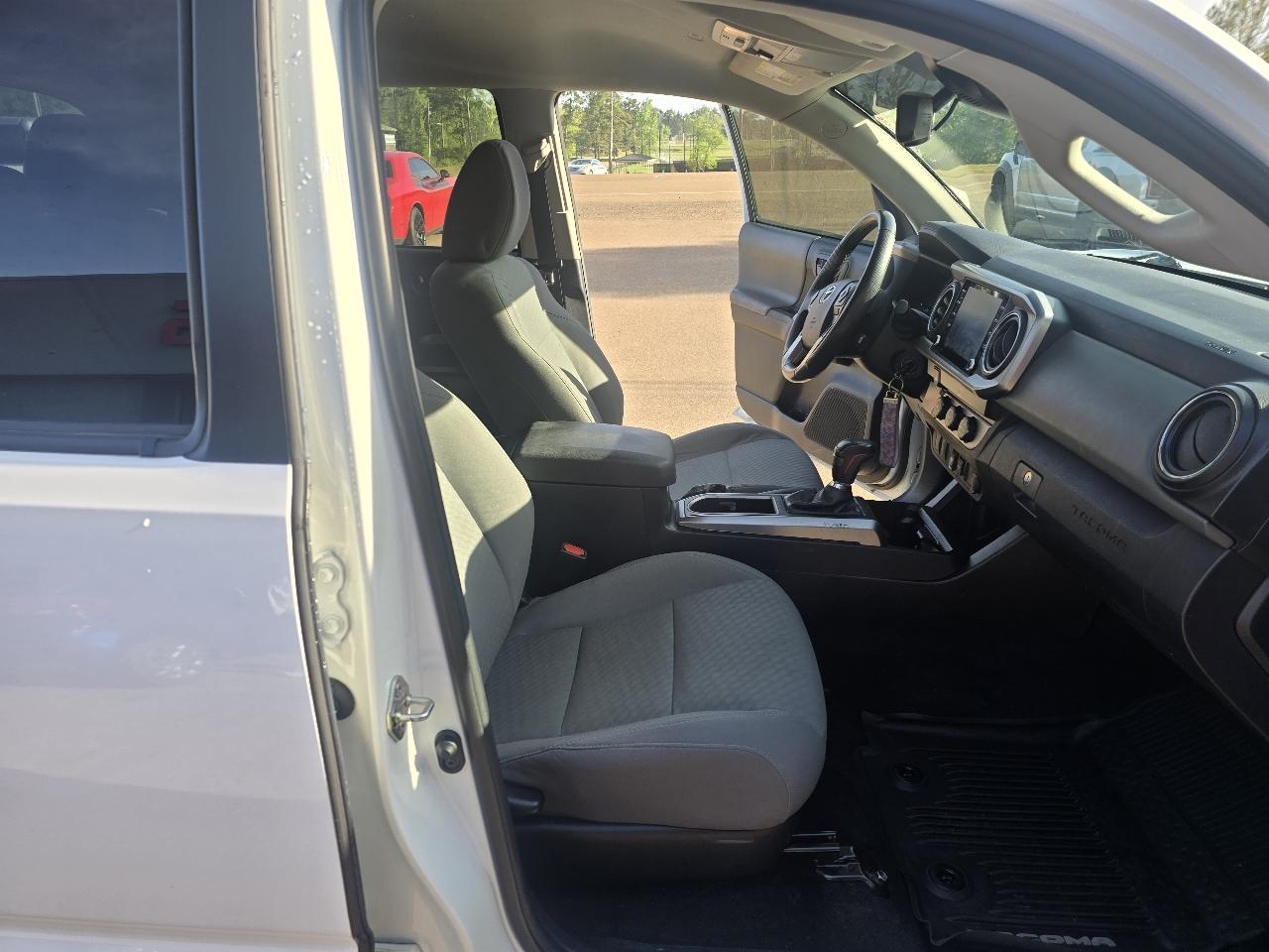 Toyota Tacoma 2WD Double Cab V6 AT SR5 (Natl) 2020