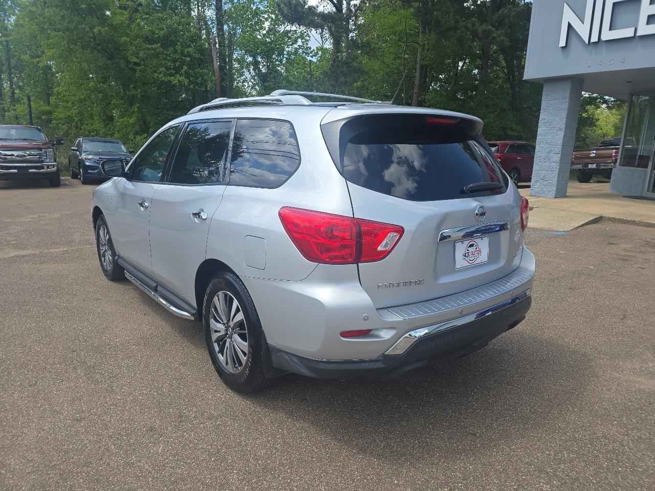 Nissan Pathfinder 4WD 4dr SL 2018