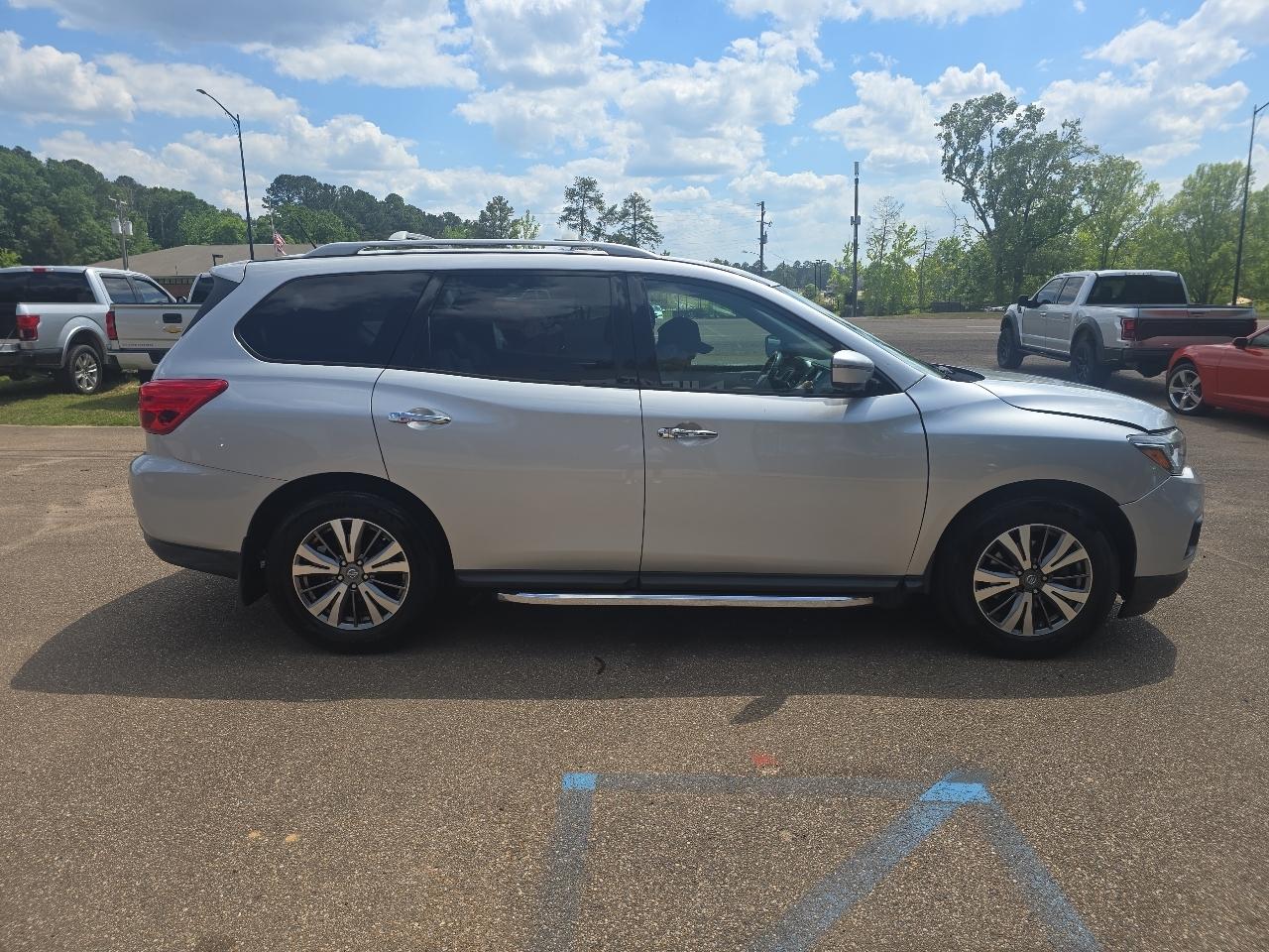 Nissan Pathfinder 4WD 4dr SL 2018