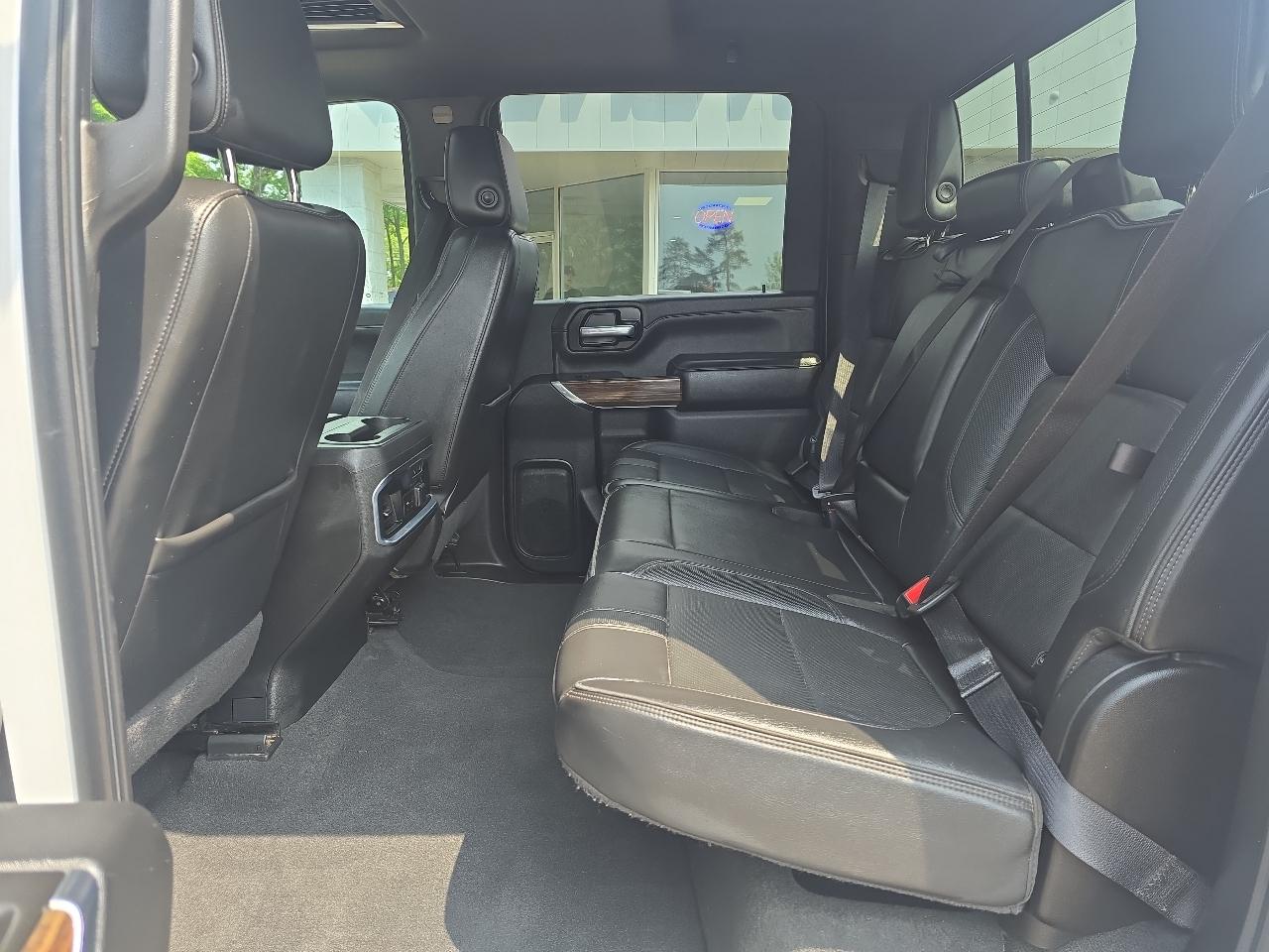 Chevrolet Silverado 2500HD 4WD Crew Cab 167.7 in High Country 2021