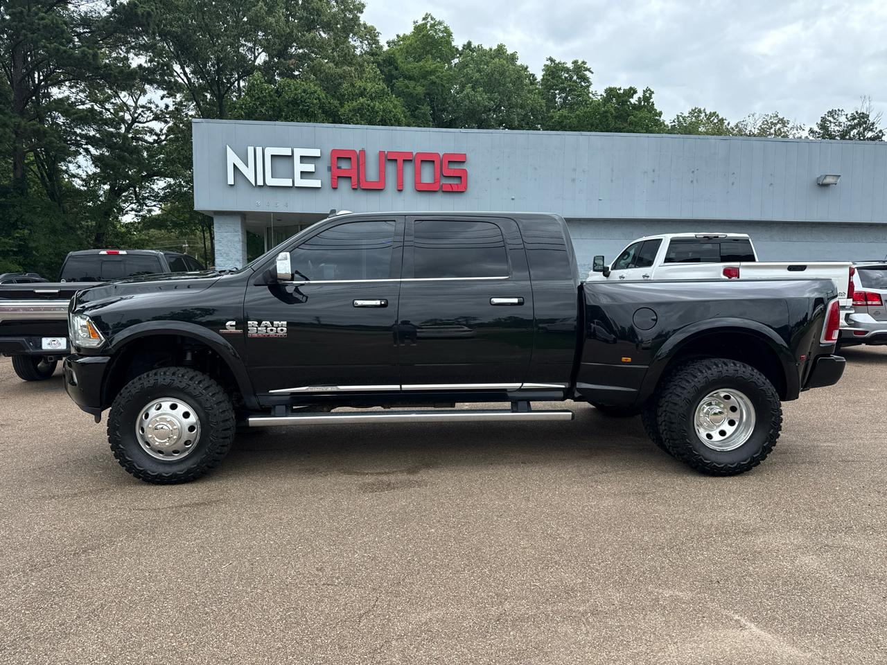 RAM 3500 4WD Mega Cab 160.5" Laramie Limited 2017