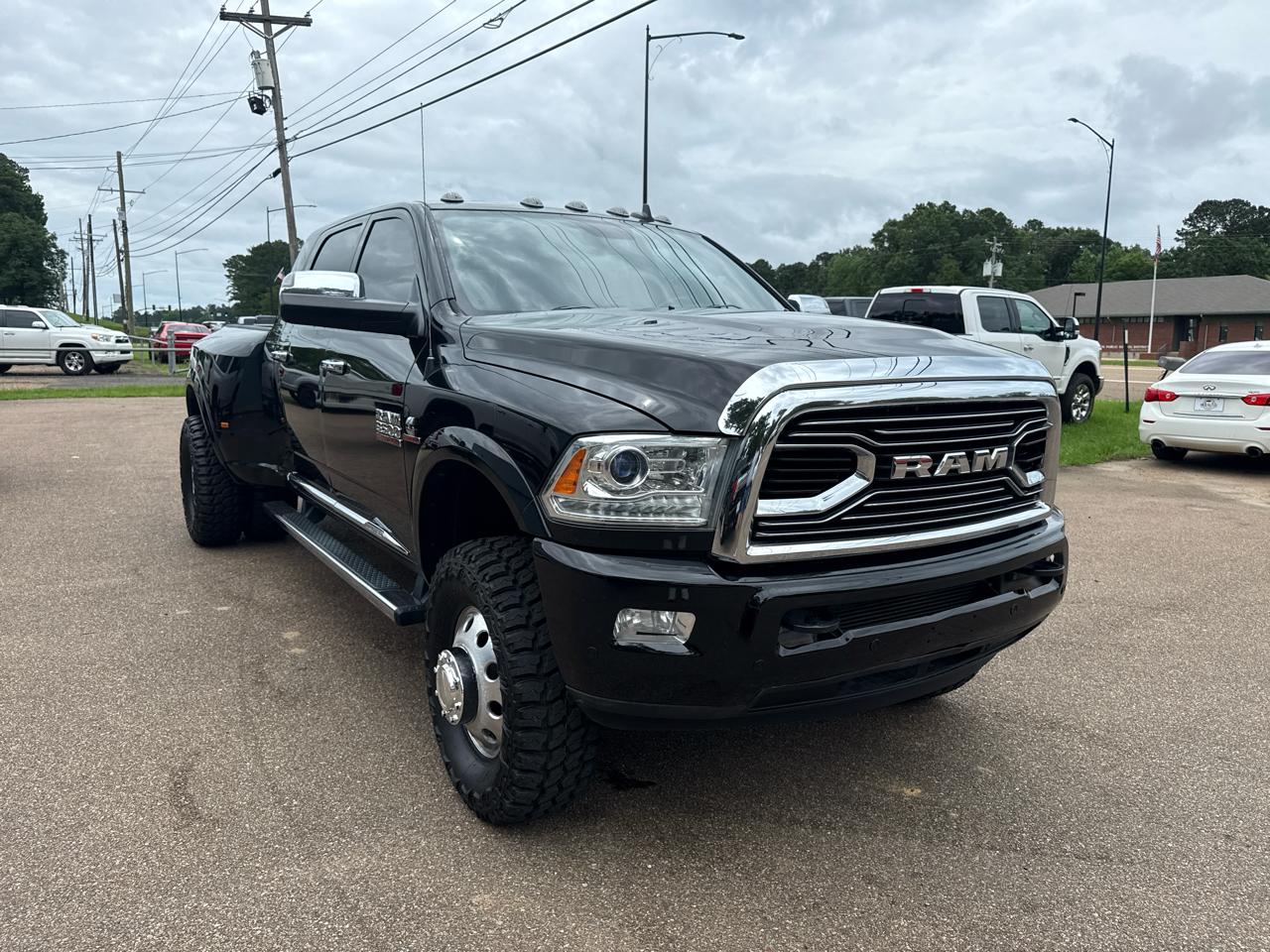 RAM 3500 4WD Mega Cab 160.5" Laramie Limited 2017