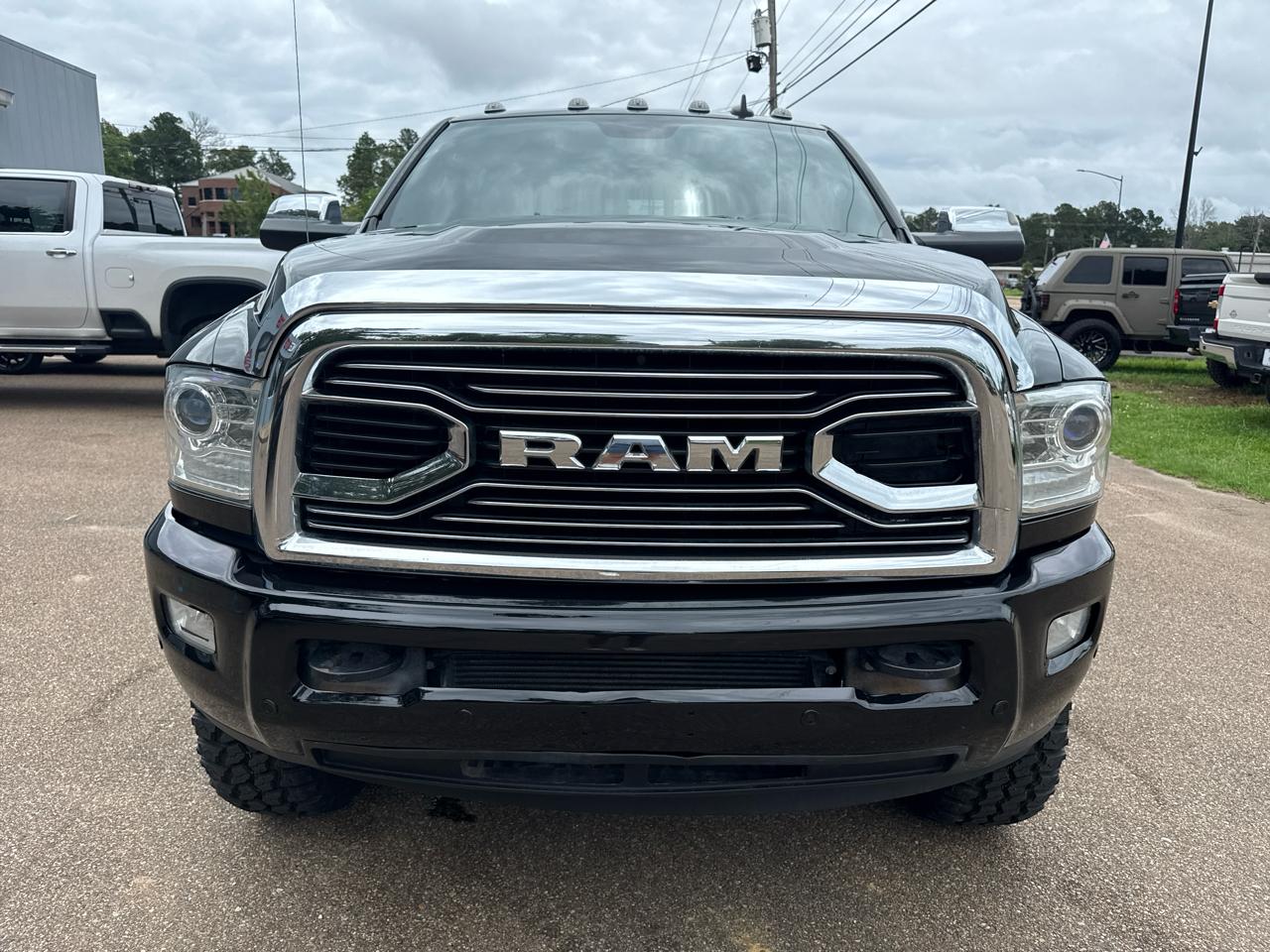 RAM 3500 4WD Mega Cab 160.5" Laramie Limited 2017