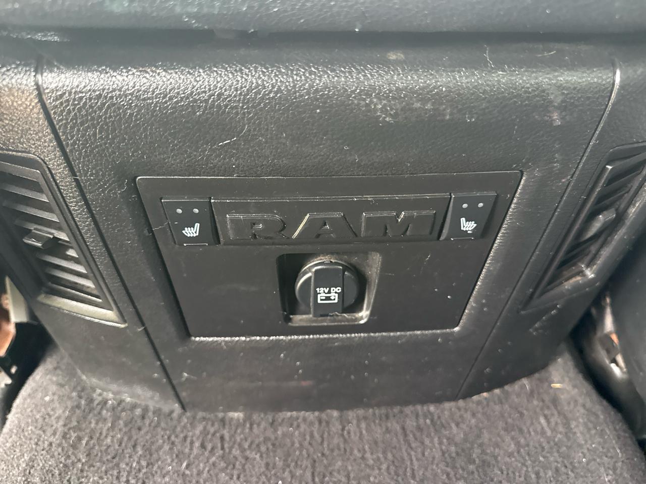 RAM 3500 4WD Mega Cab 160.5" Laramie Limited 2017