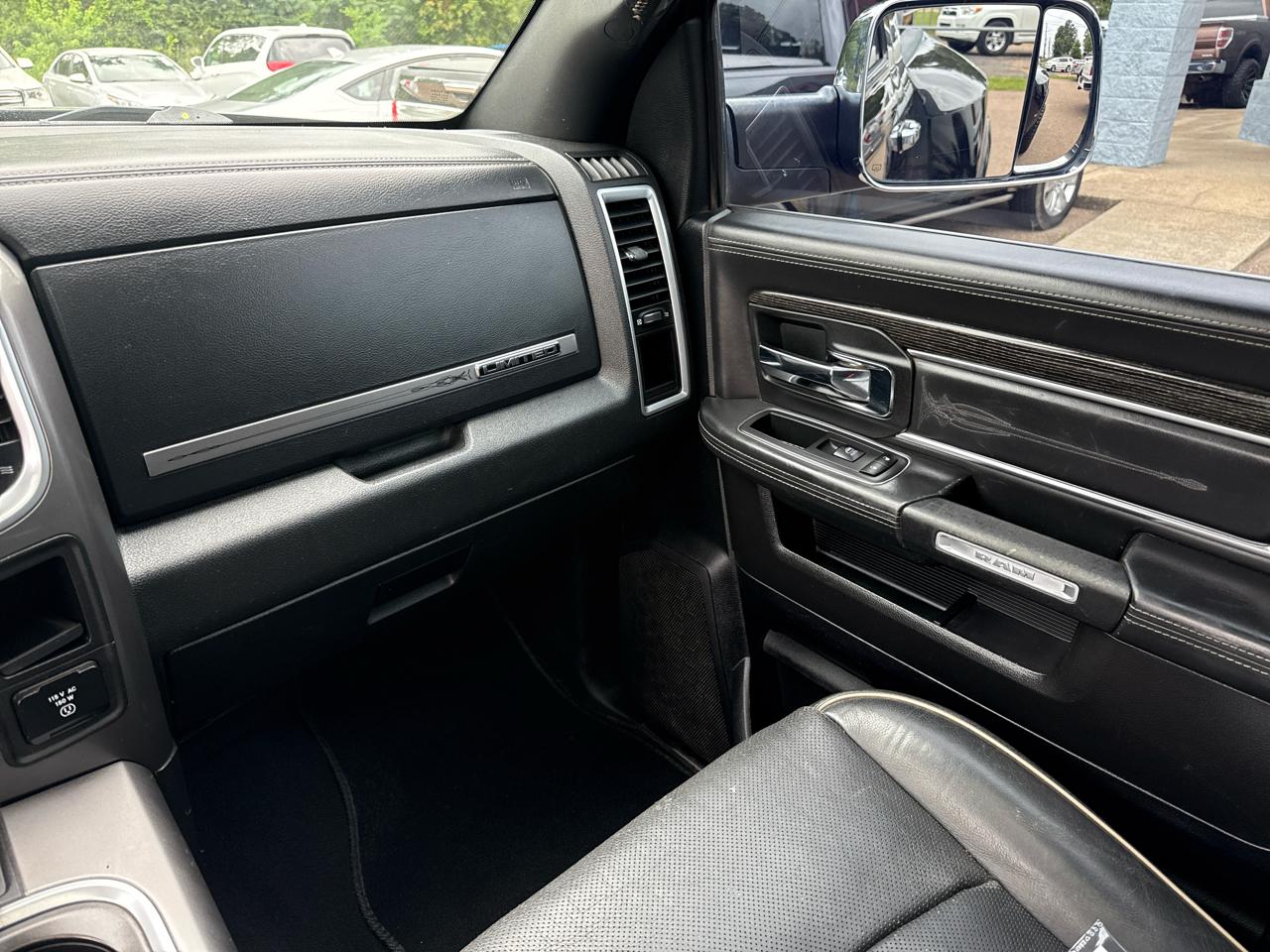 RAM 3500 4WD Mega Cab 160.5" Laramie Limited 2017