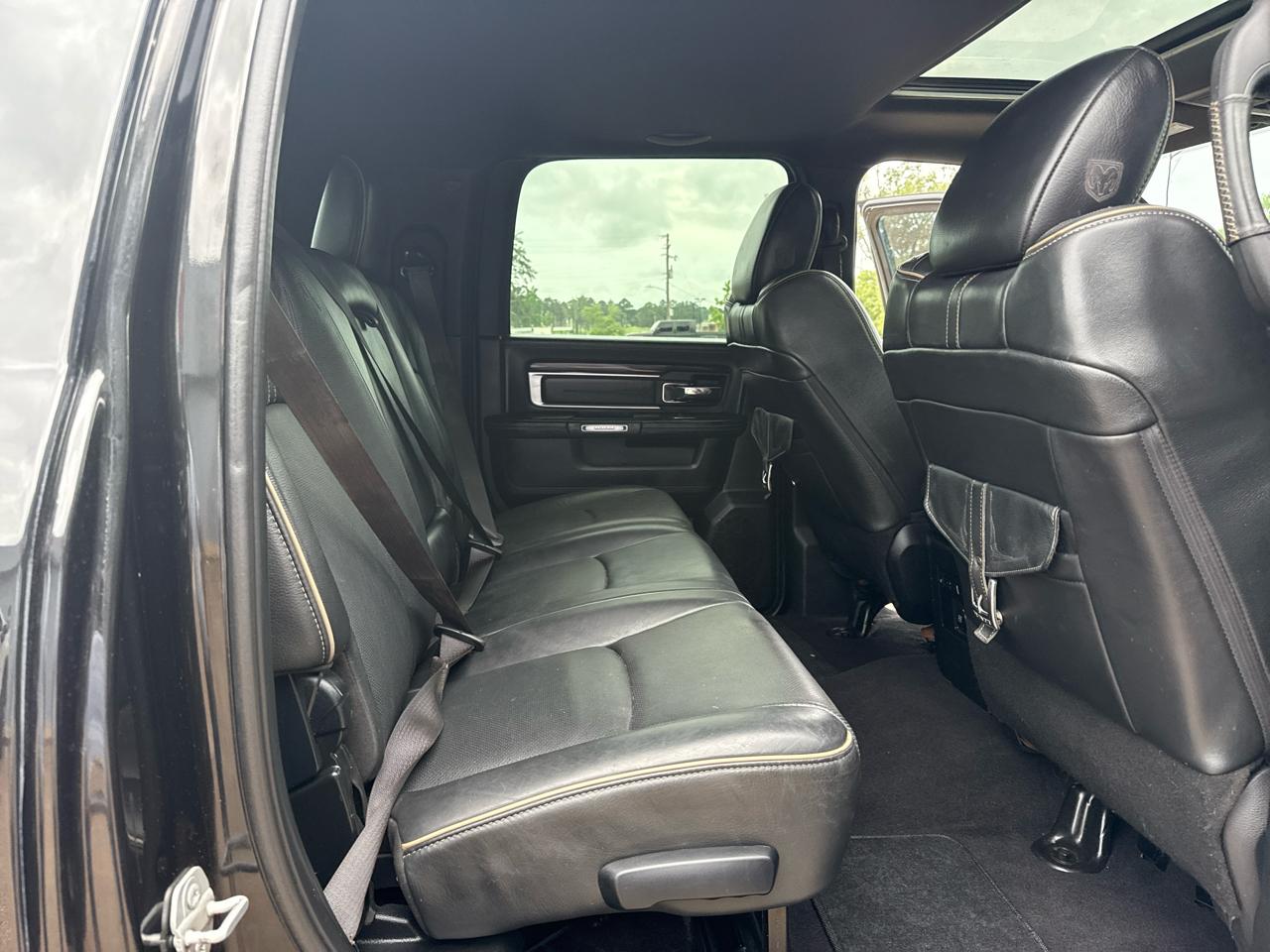 RAM 3500 4WD Mega Cab 160.5" Laramie Limited 2017