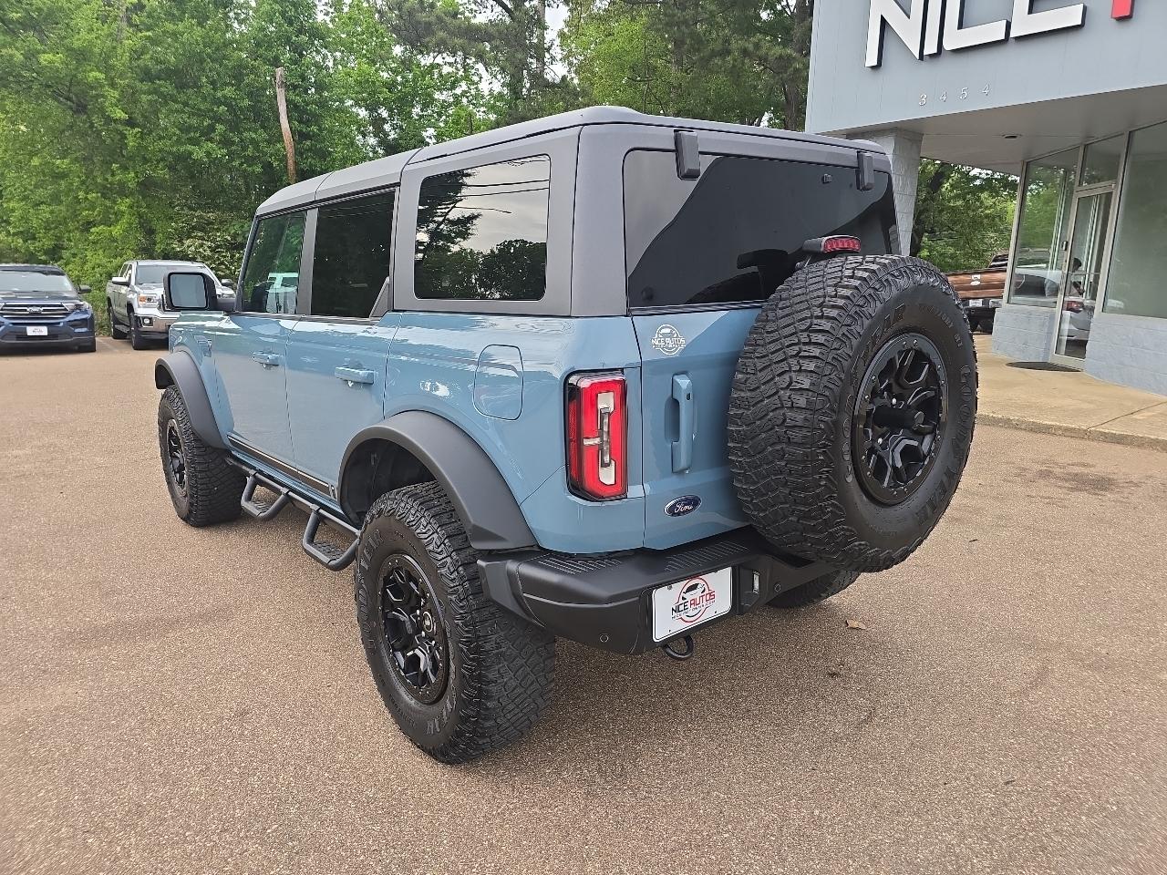 View vehicle photo 3
