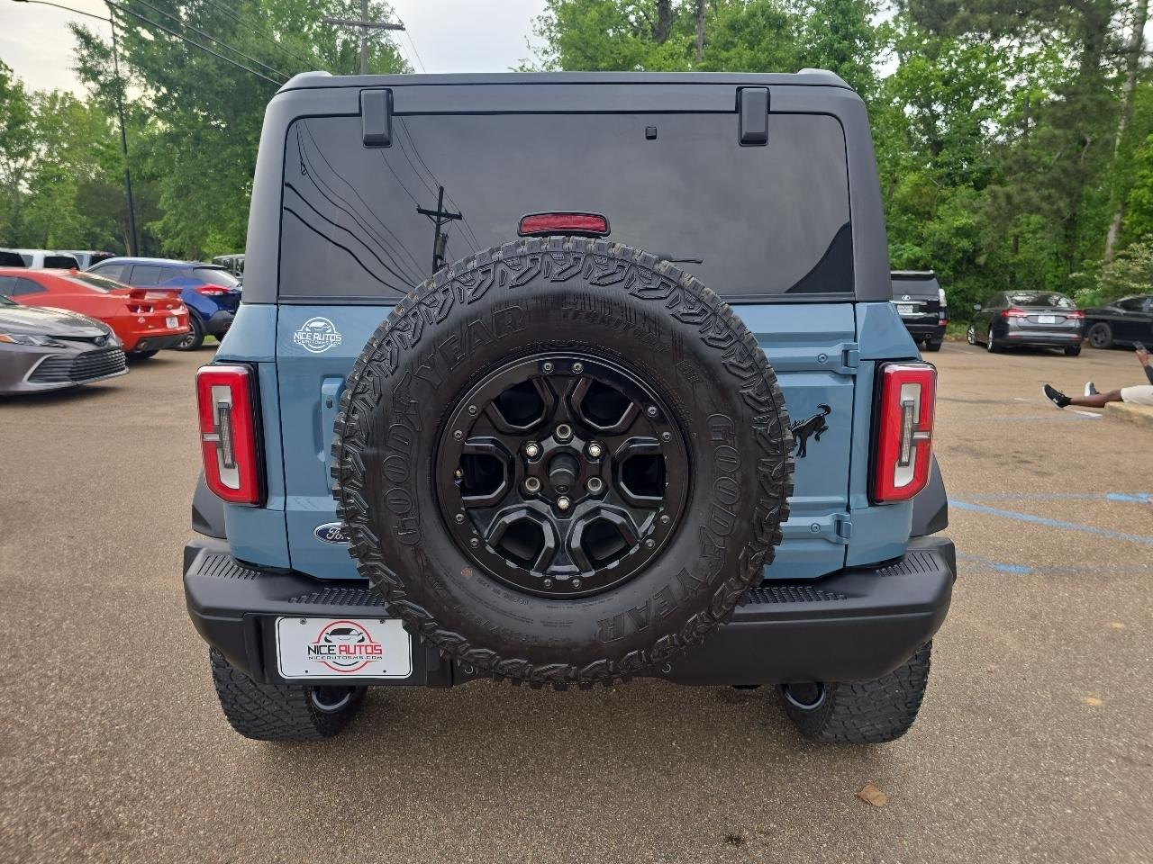 View vehicle photo 4