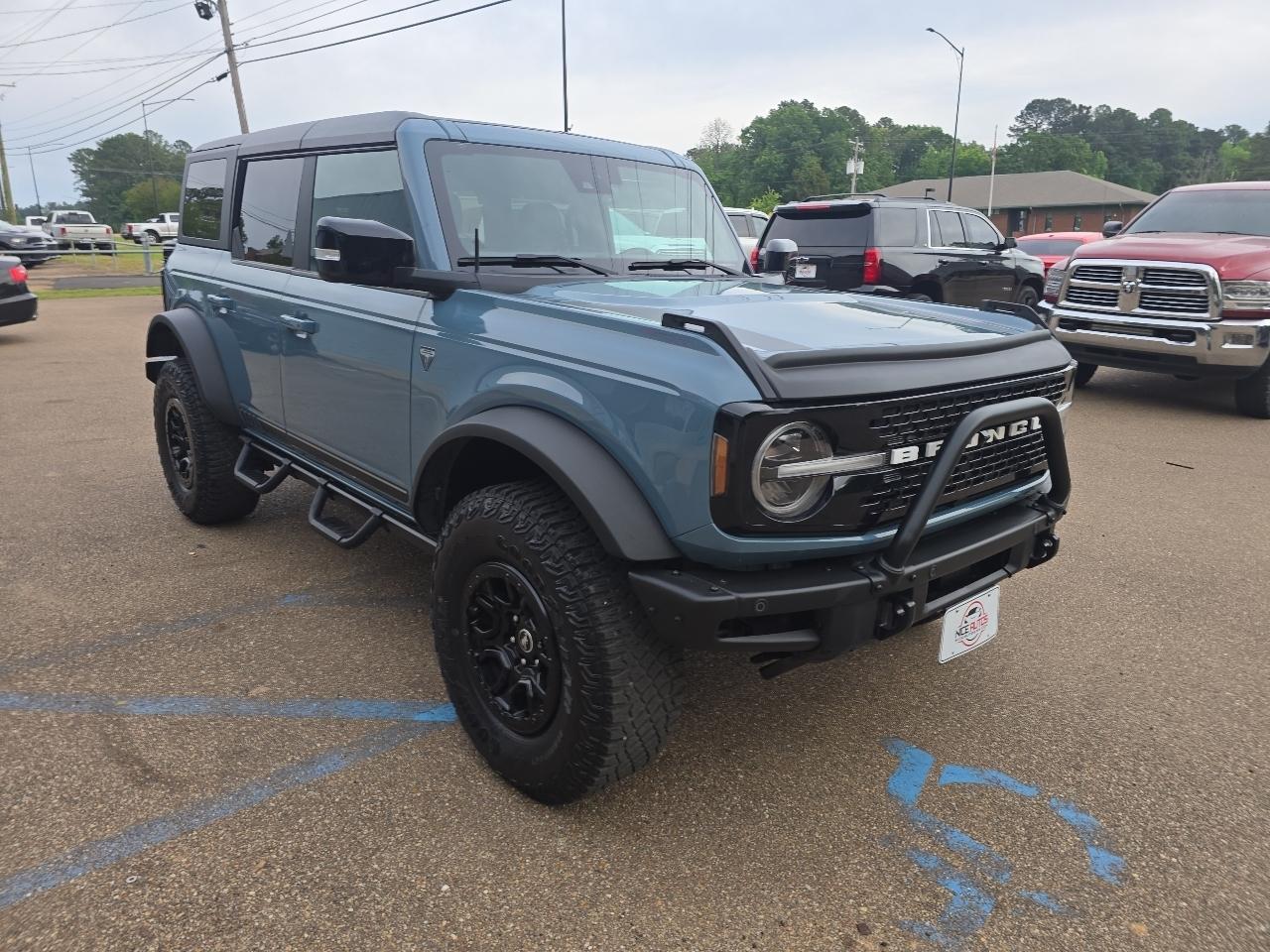 View vehicle photo 7