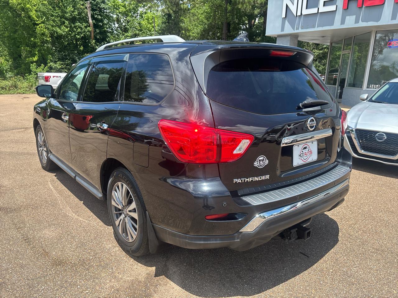 Nissan Pathfinder S 2020