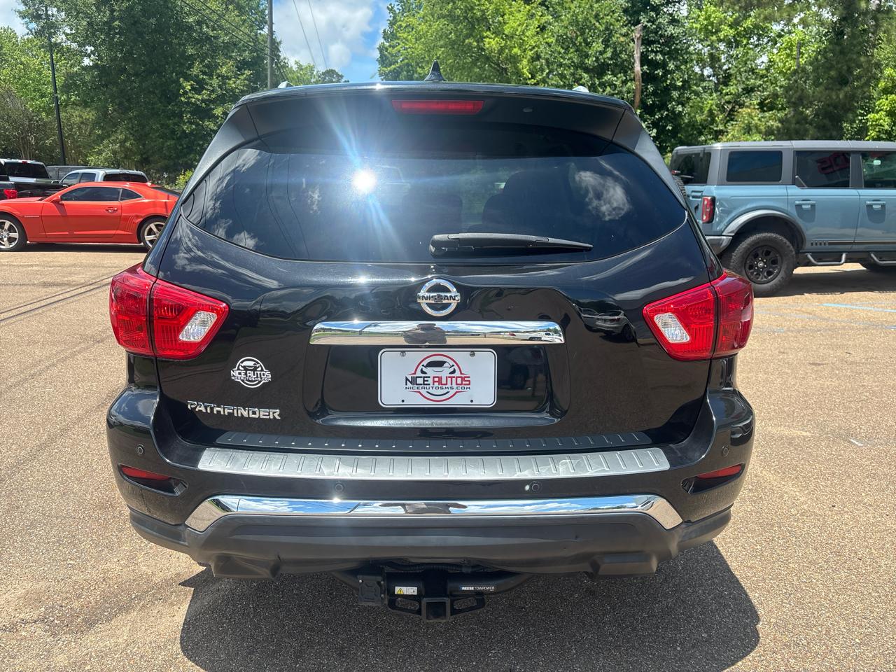 Nissan Pathfinder S 2020