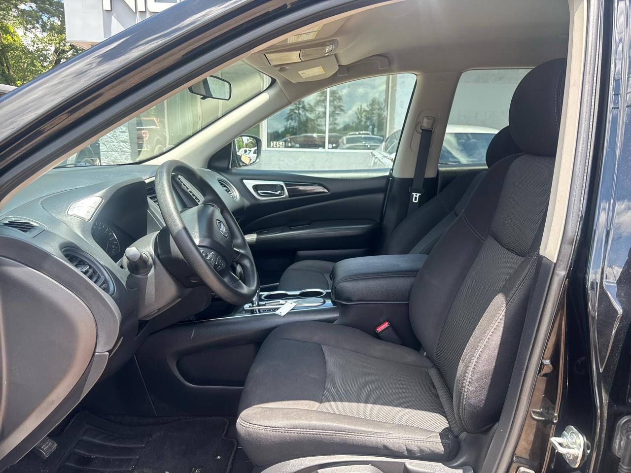 Nissan Pathfinder S 2020