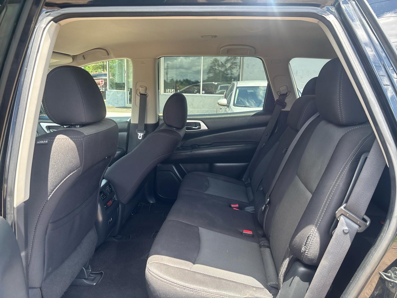 Nissan Pathfinder S 2020