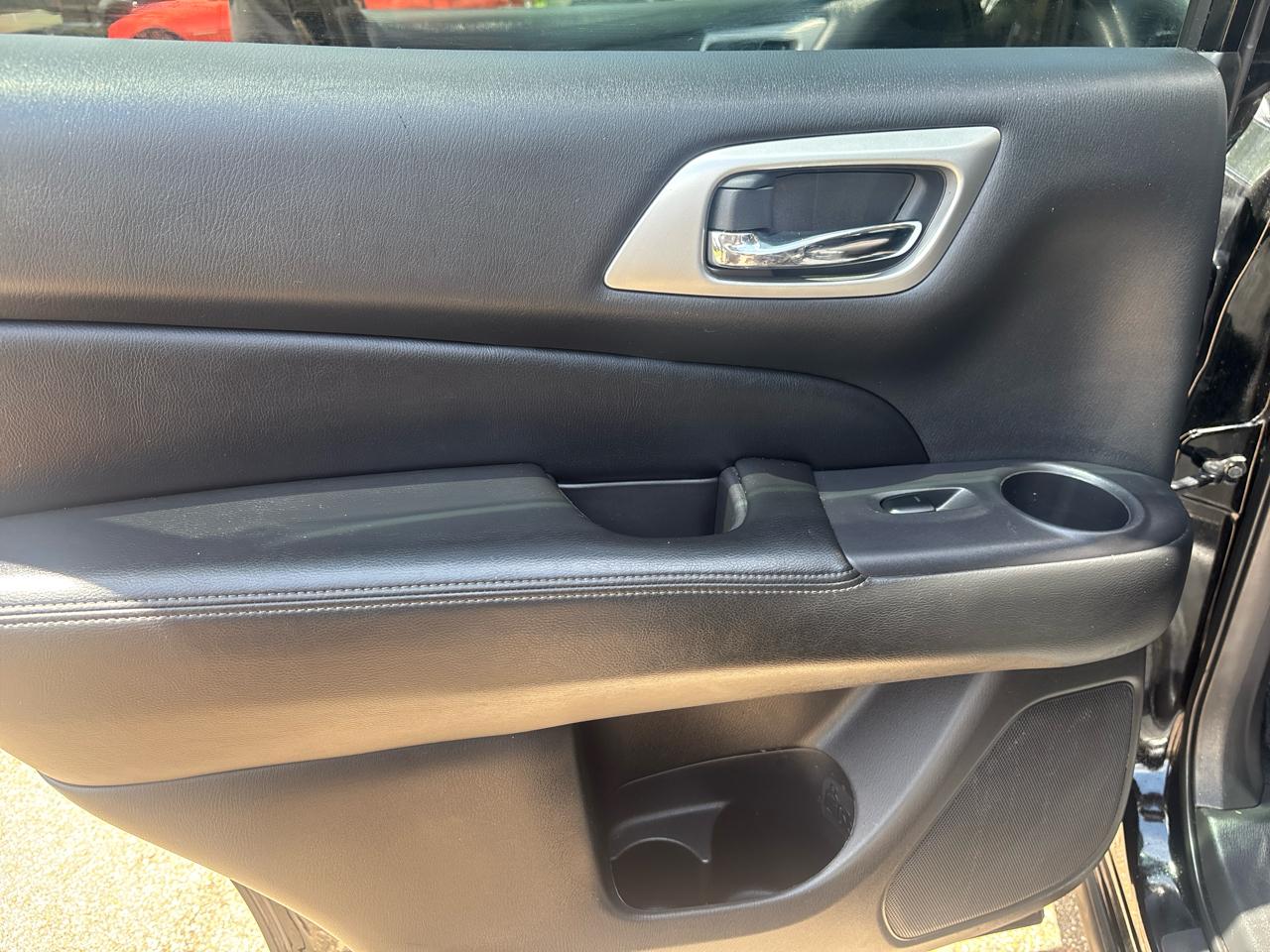 Nissan Pathfinder S 2020