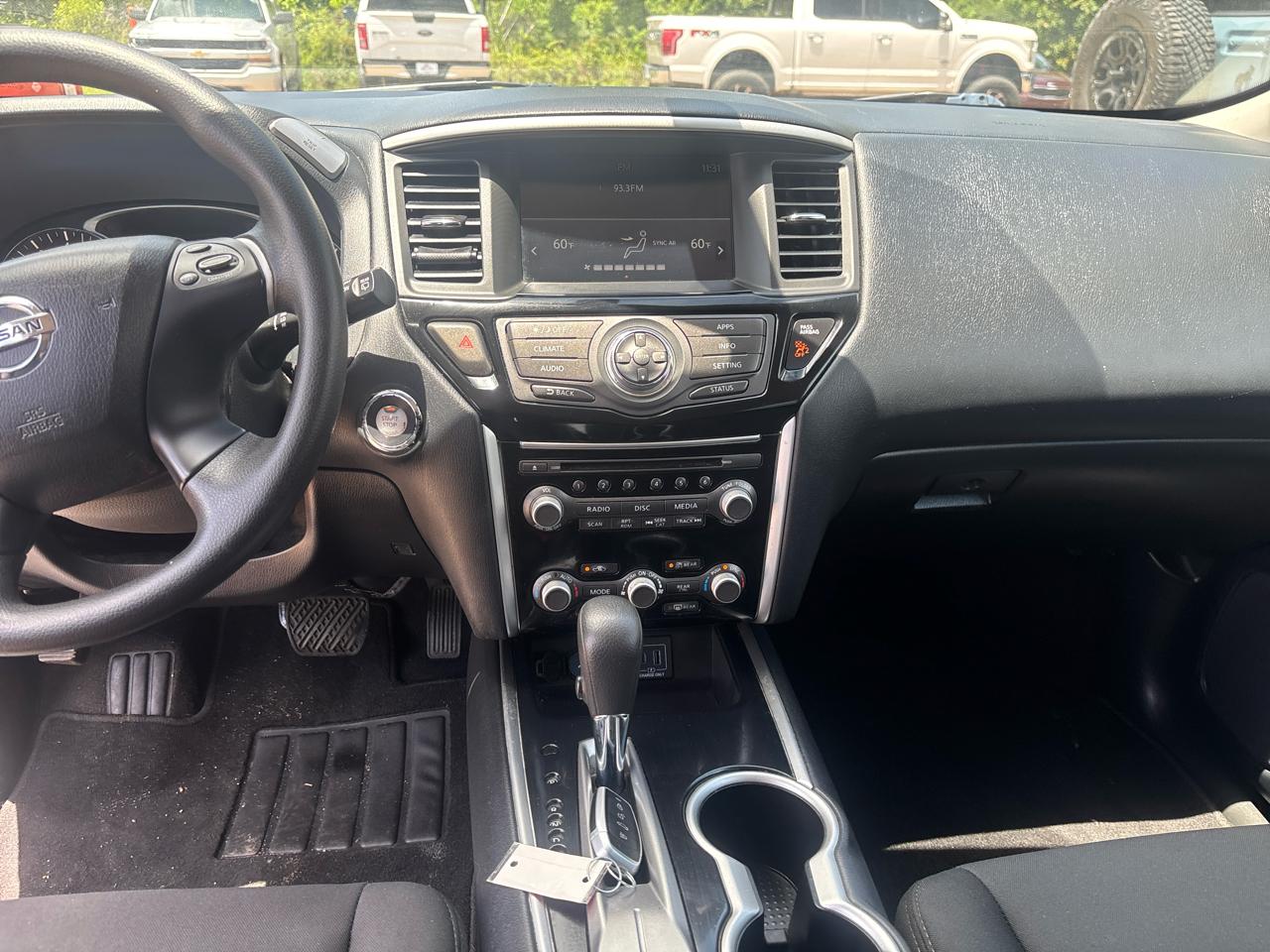 Nissan Pathfinder S 2020
