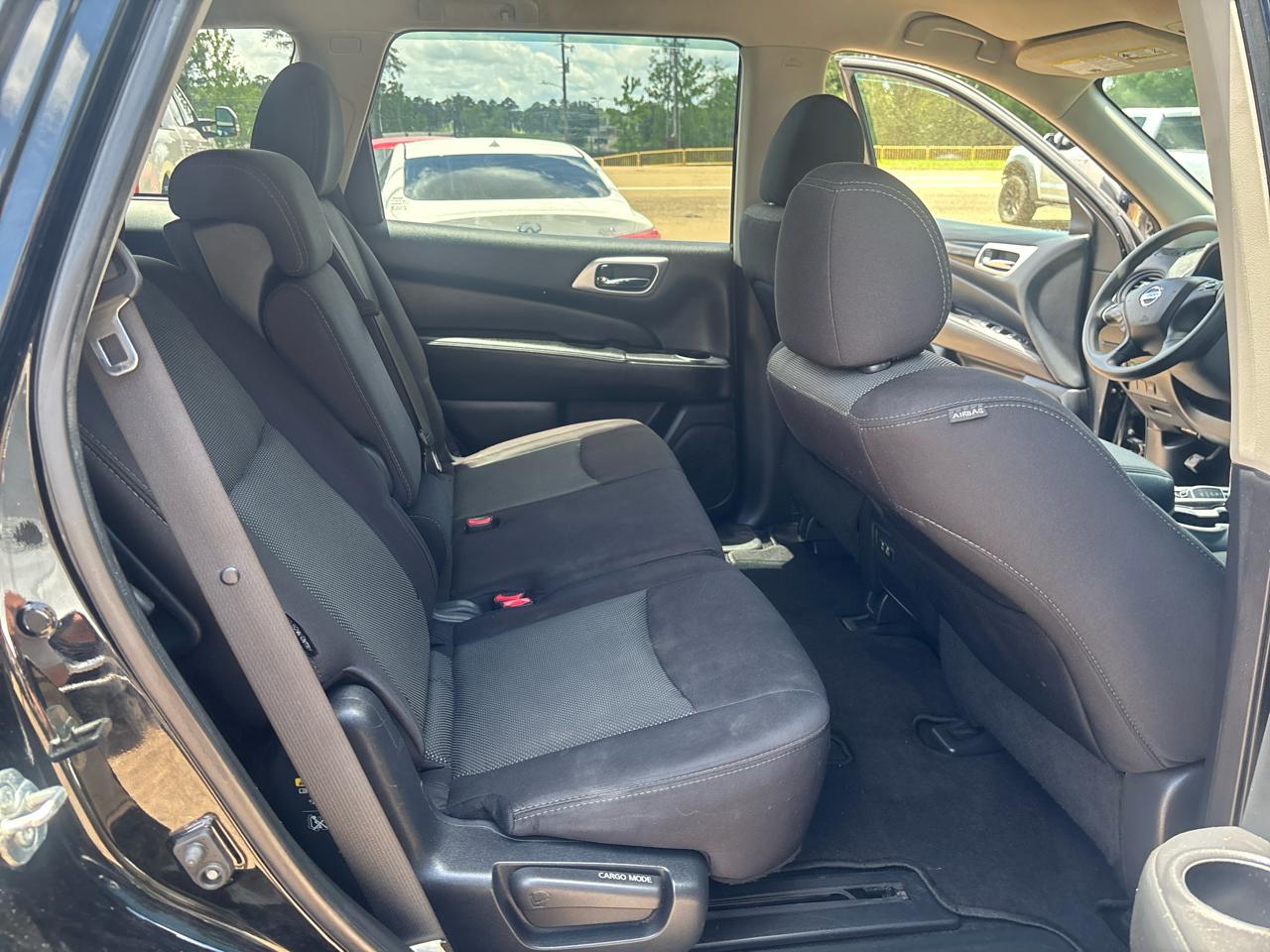 Nissan Pathfinder S 2020