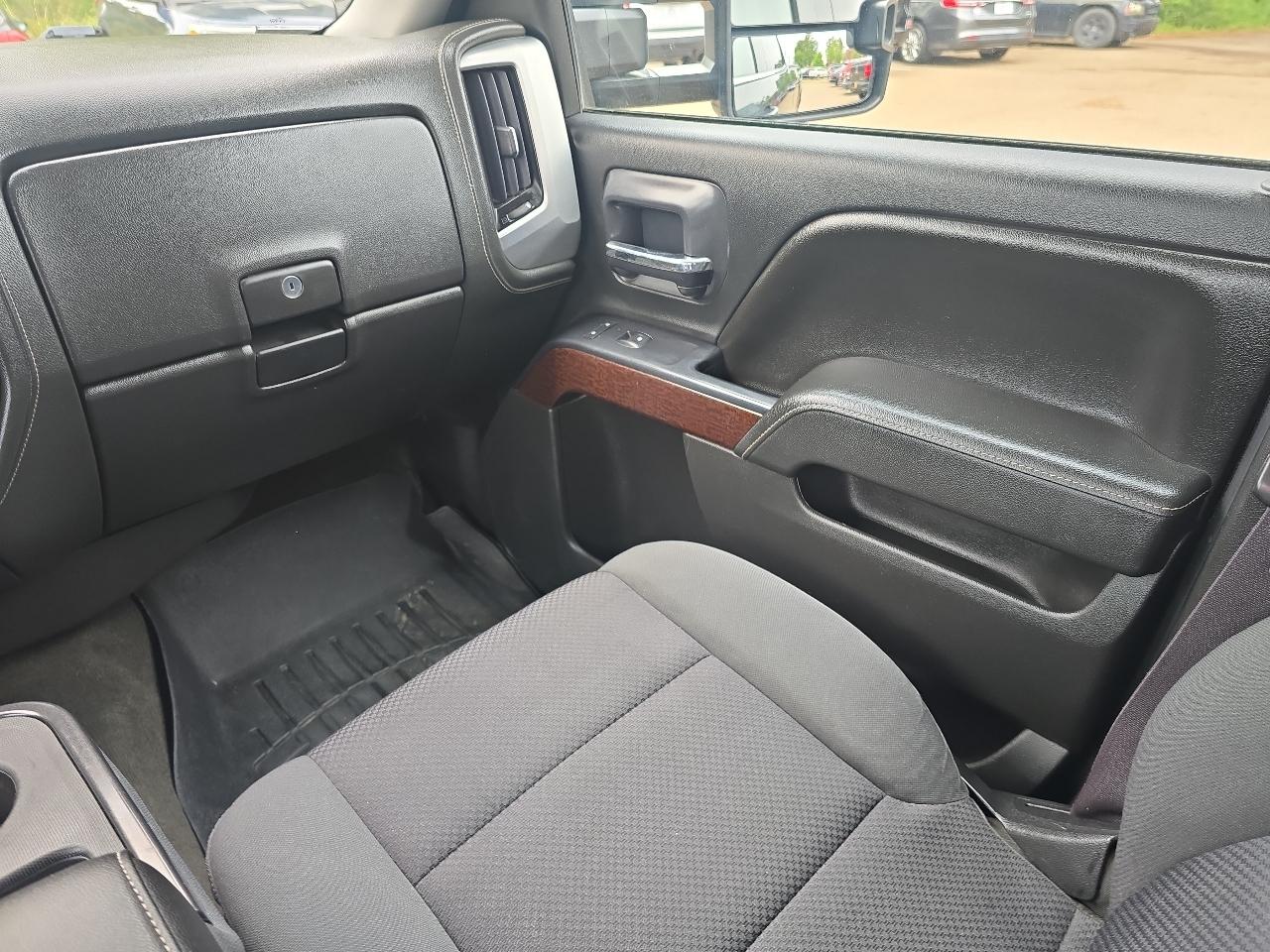 GMC Sierra 2500HD Crew Cab Long Bed 4WD 2015