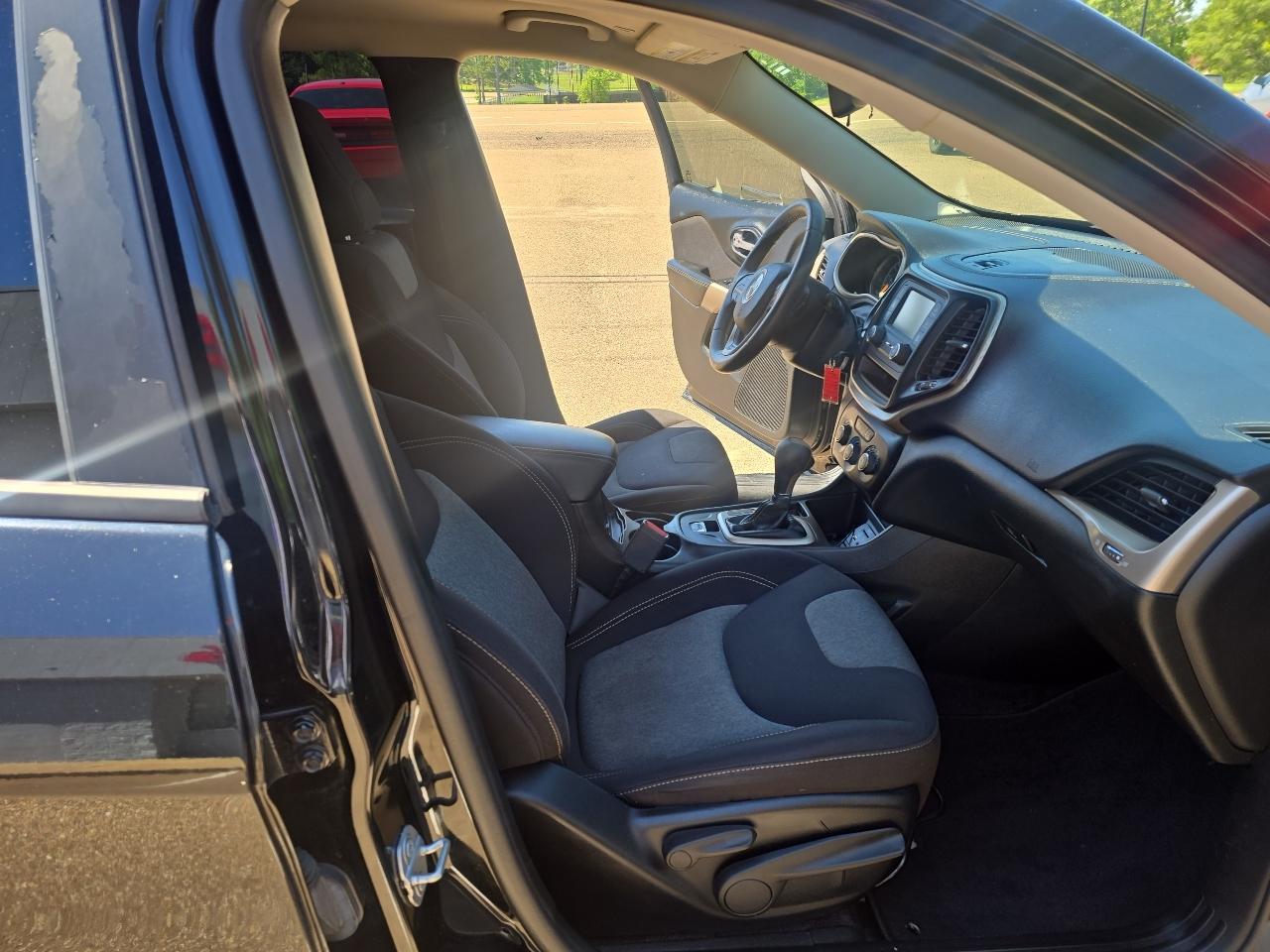 Jeep Cherokee  2018
