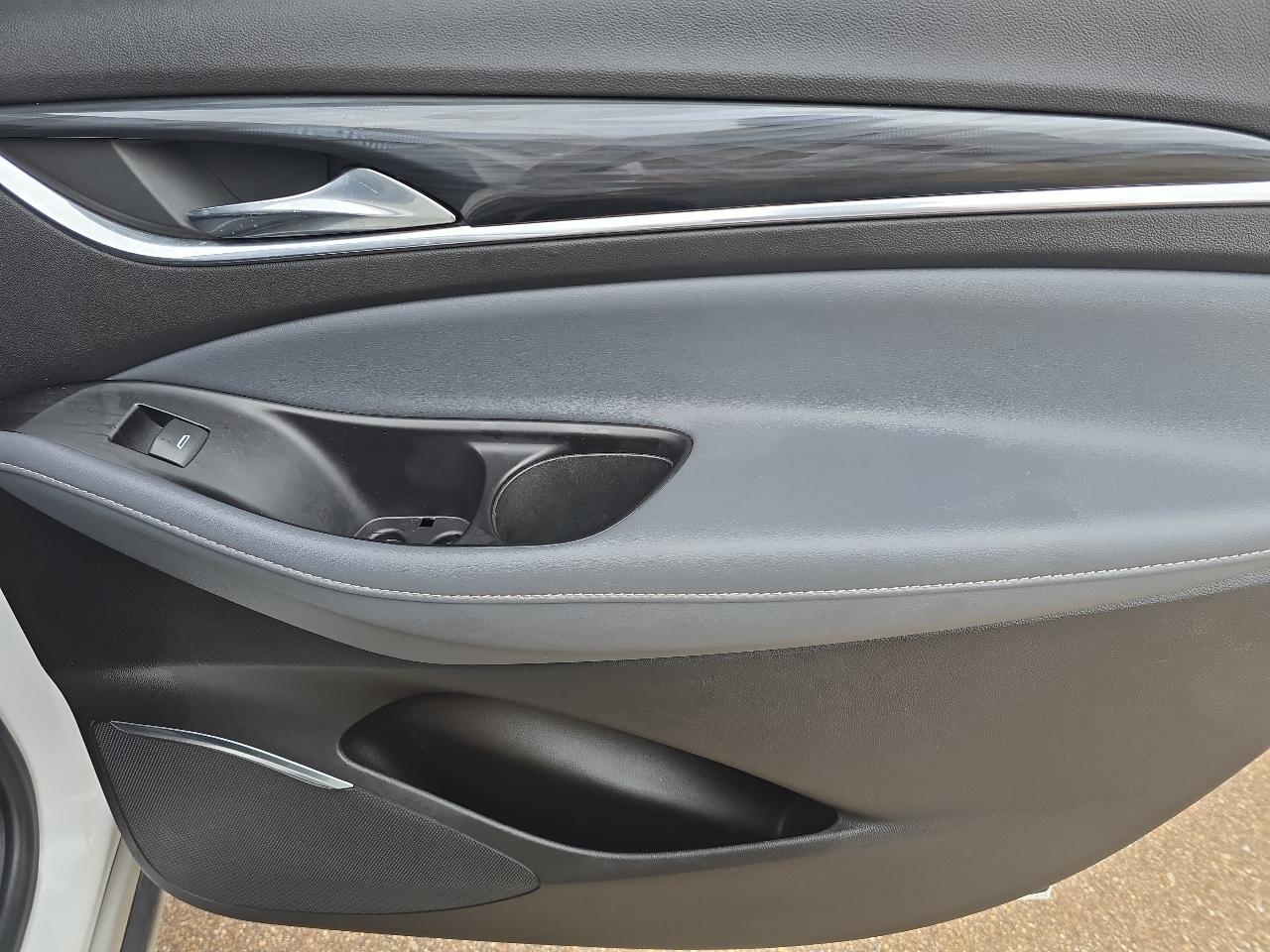 Buick Enclave  2020