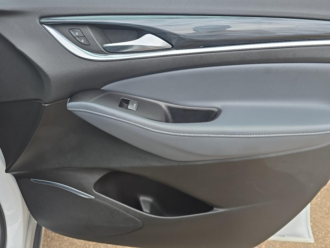 Buick Enclave  2020